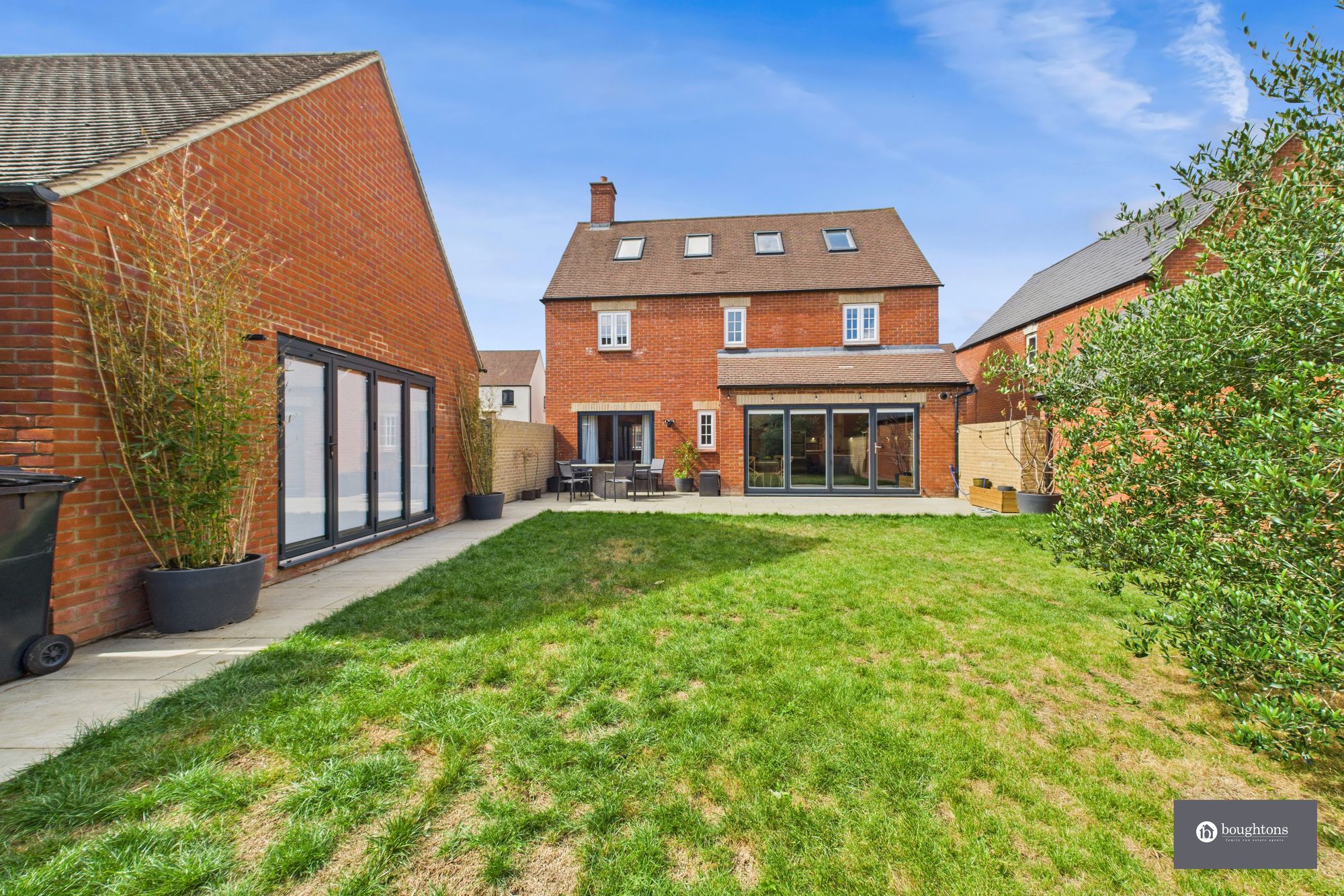 5 bed detached house for sale in Utah Lane, Brackley 1