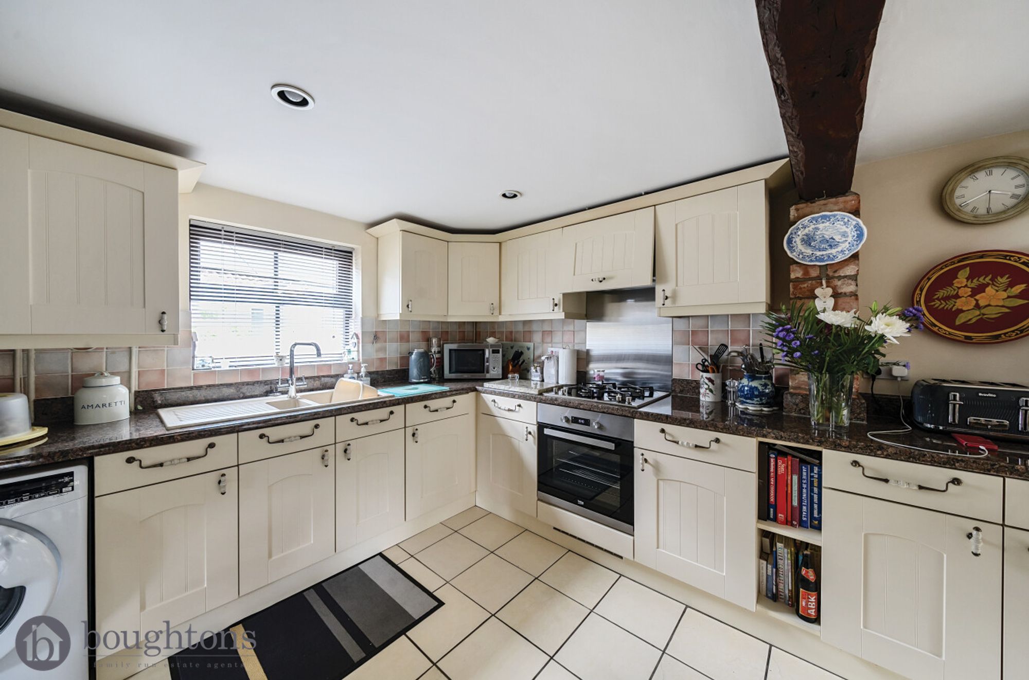 3 bed semi-detached house for sale in High Street, Brackley  - Property Image 9