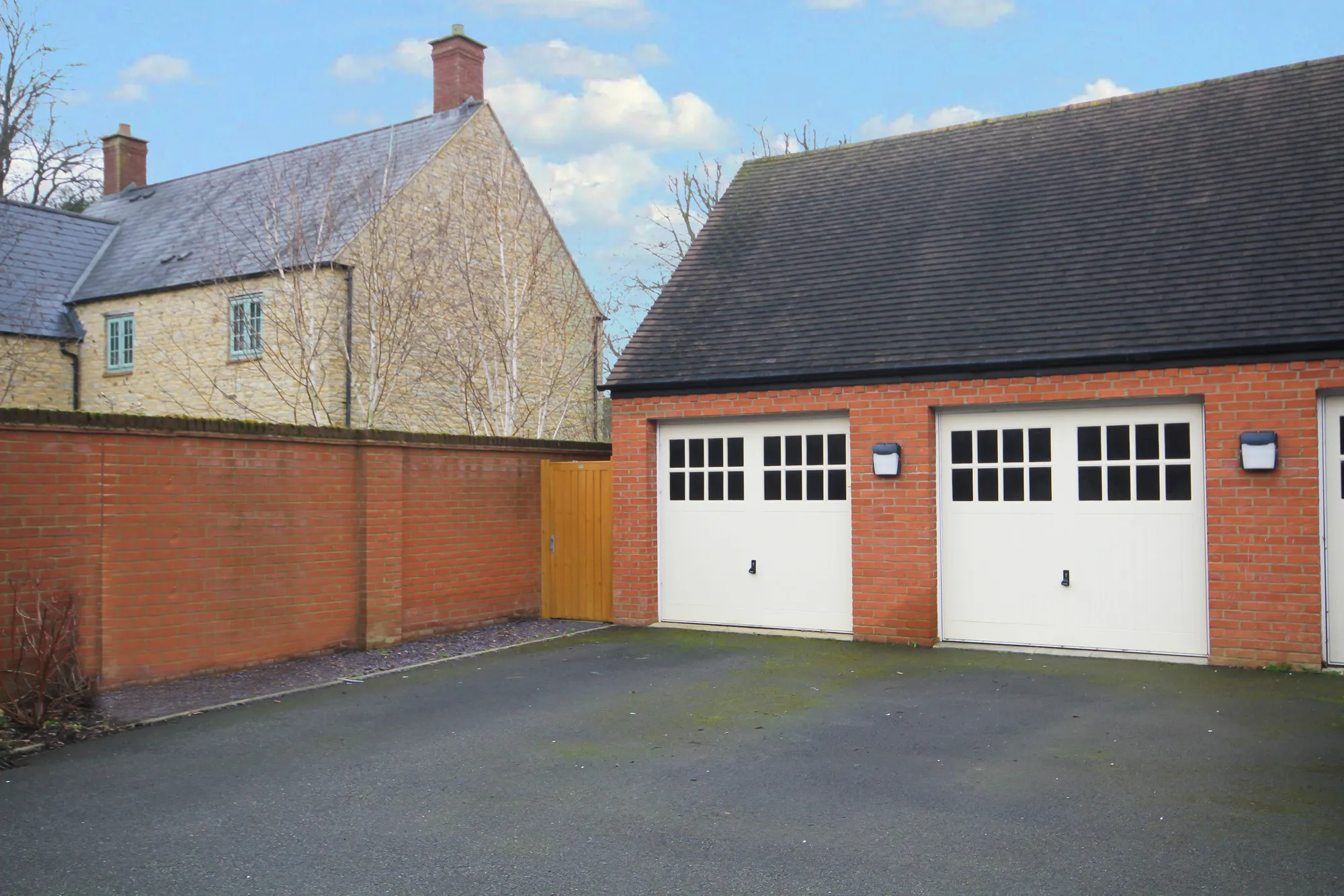 3 bed semi-detached house for sale in Poppyfields Way, Brackley  - Property Image 2