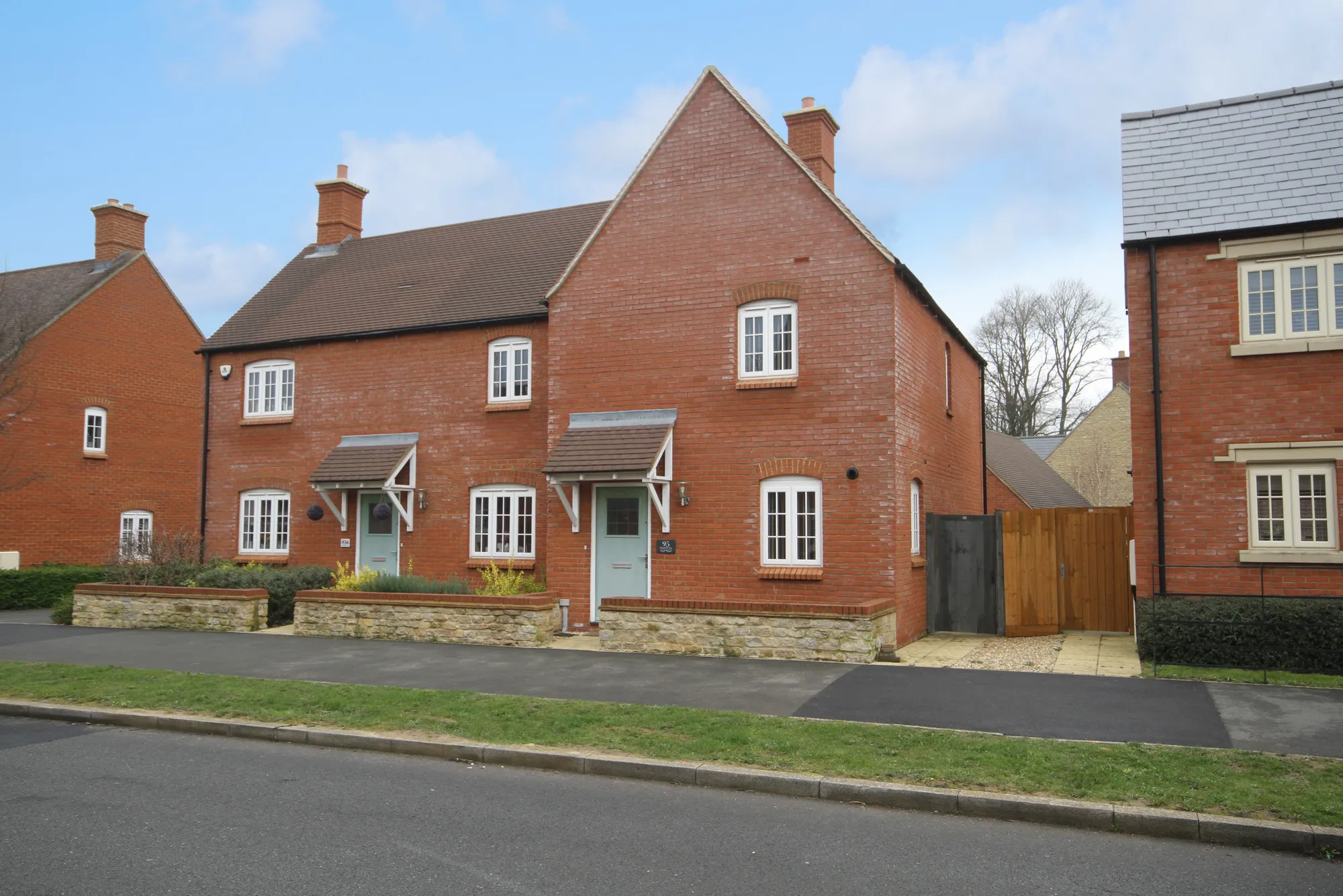 3 bed semi-detached house for sale in Poppyfields Way, Brackley  - Property Image 1