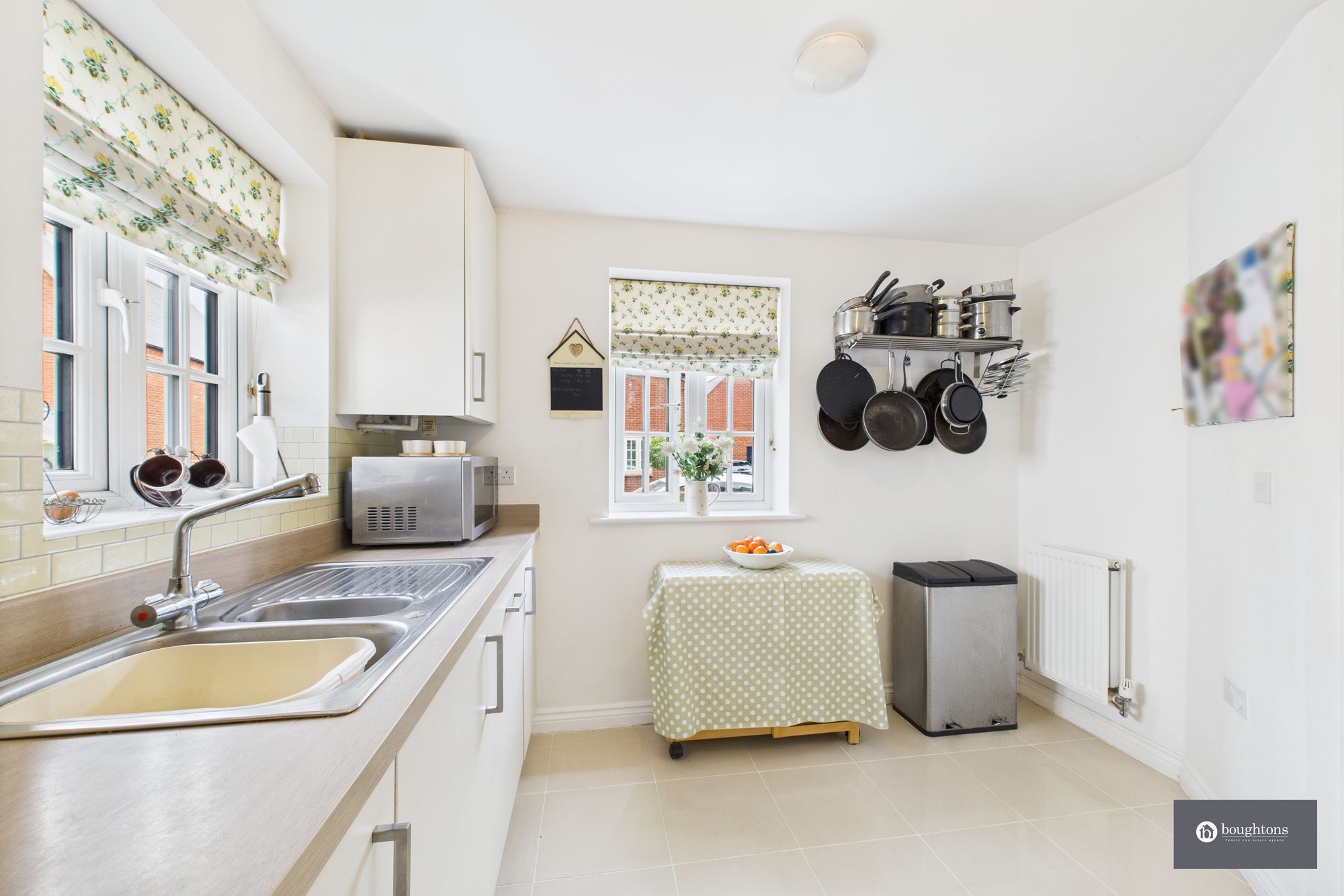 3 bed semi-detached house for sale in Jutland Drive, Brackley  - Property Image 5
