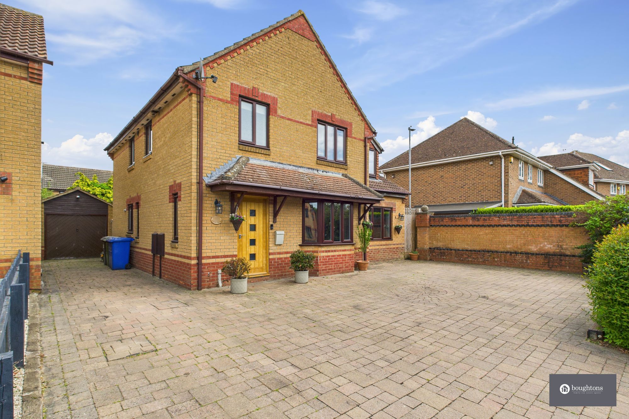 5 bed detached house for sale in Beech Drive, Brackley, NN13