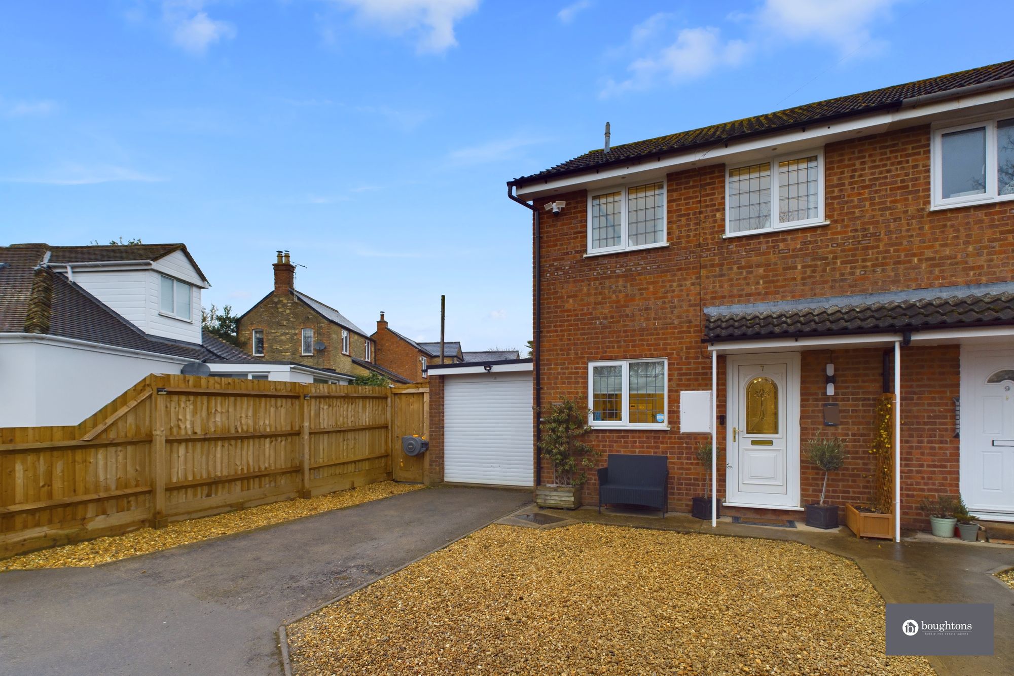 3 bed semi-detached house for sale in Herrieffs Farm Road, Brackley  - Property Image 1