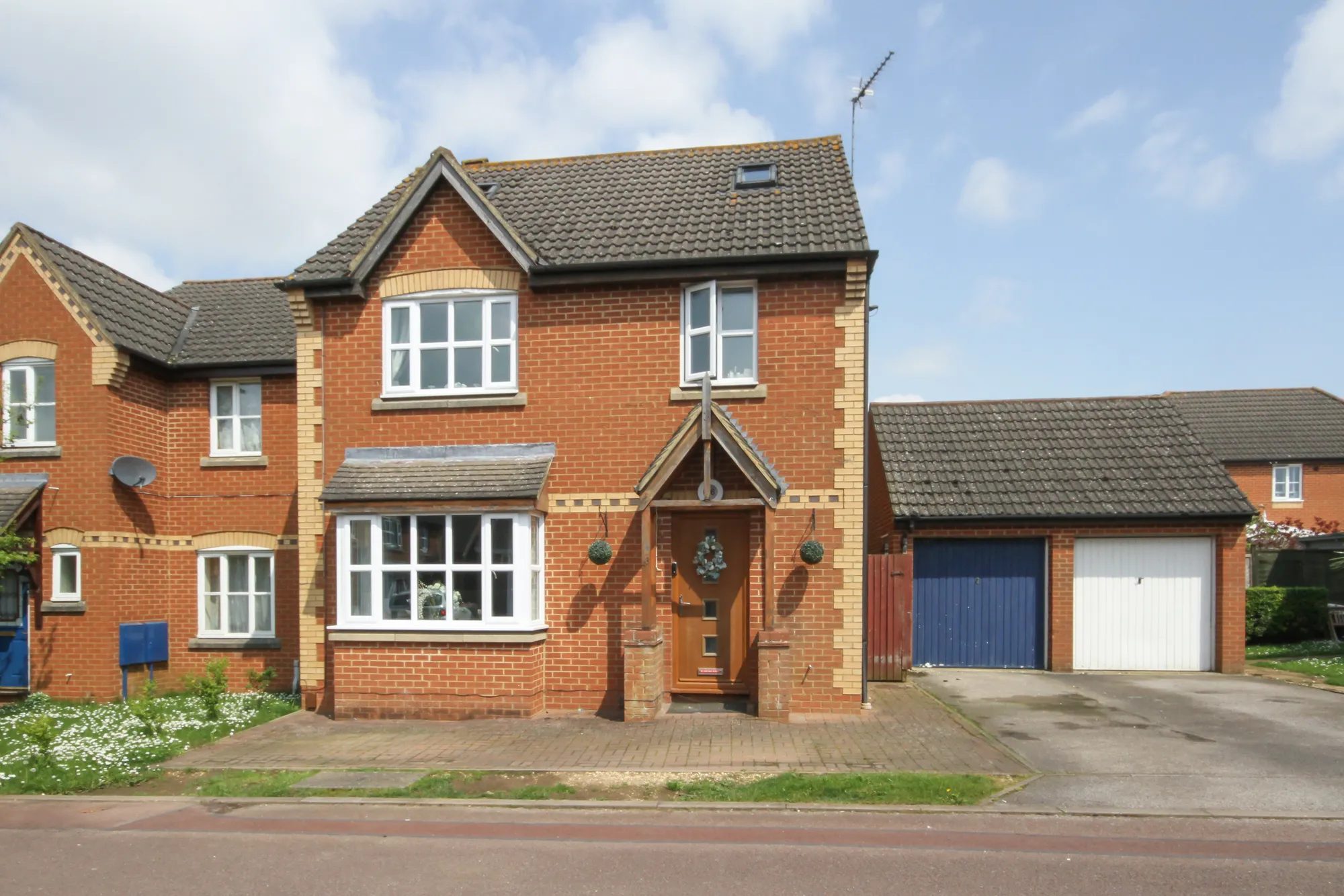 4 bed detached house for sale in Hanover Drive, Brackley - Property Image 1