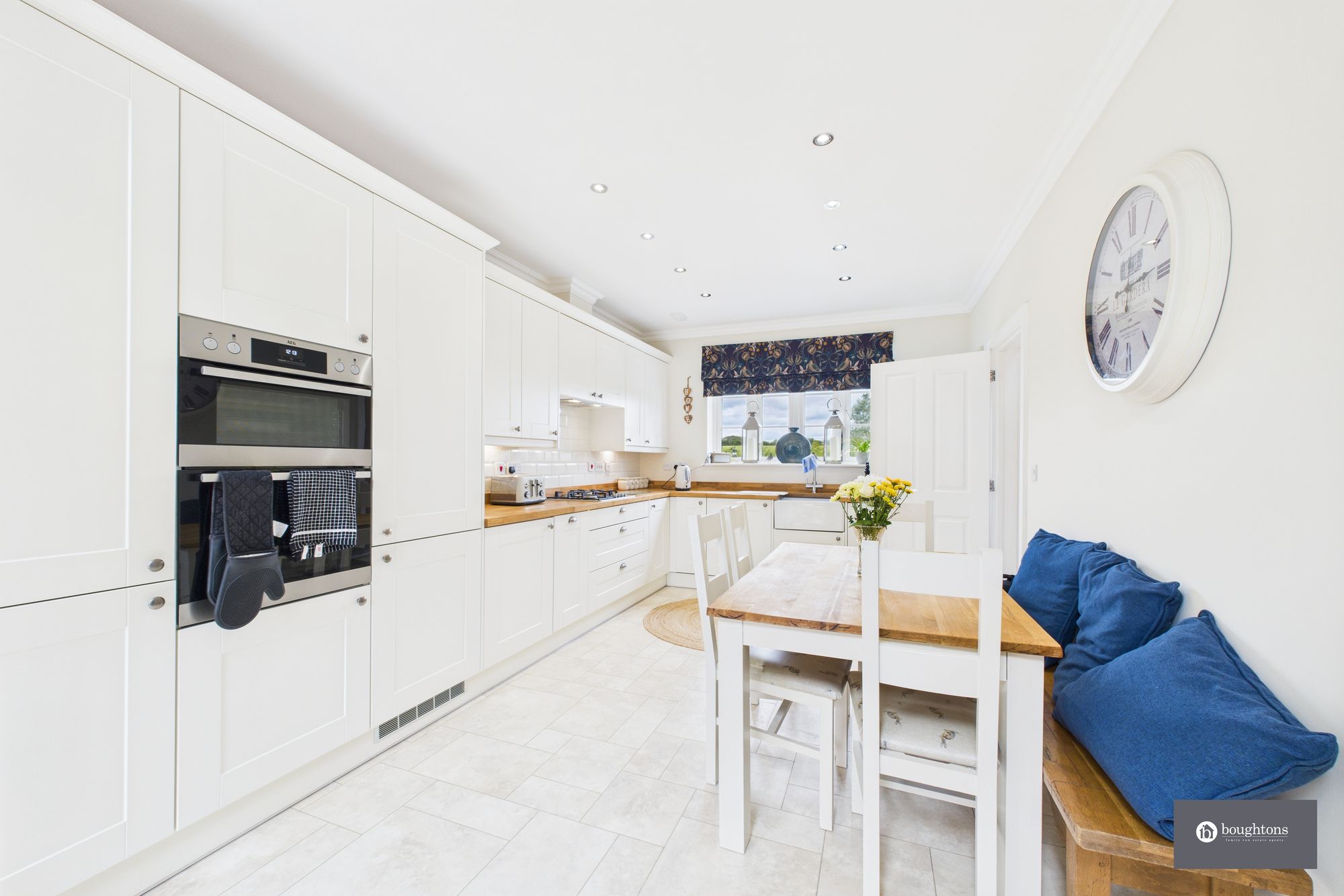 4 bed detached house for sale in Foxhills Way, Brackley  - Property Image 5
