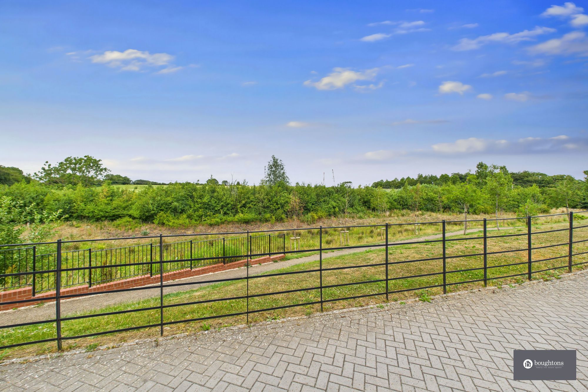 4 bed detached house for sale in Foxhills Way, Brackley  - Property Image 4