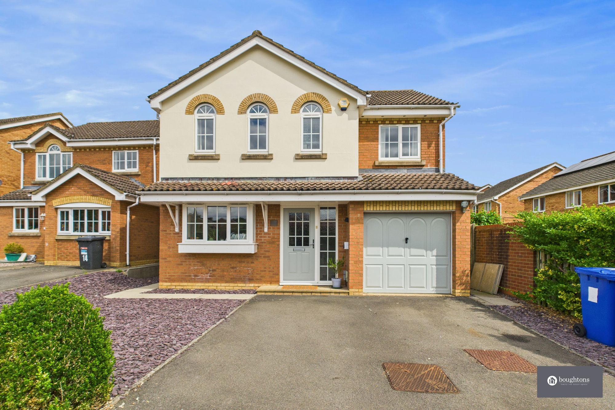 4 bed detached house for sale in Brewin Close, Brackley, NN13