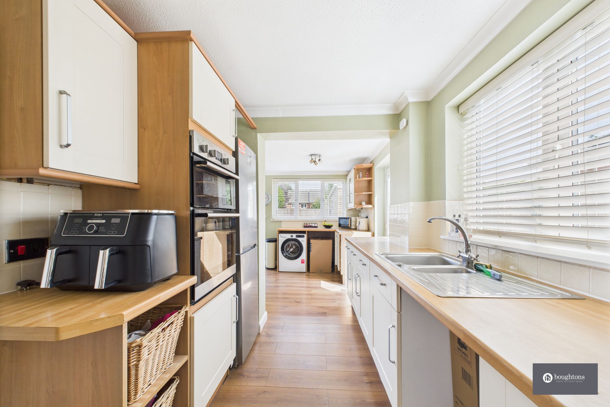 3 bed semi-detached house for sale in Faugere Close, Brackley 9