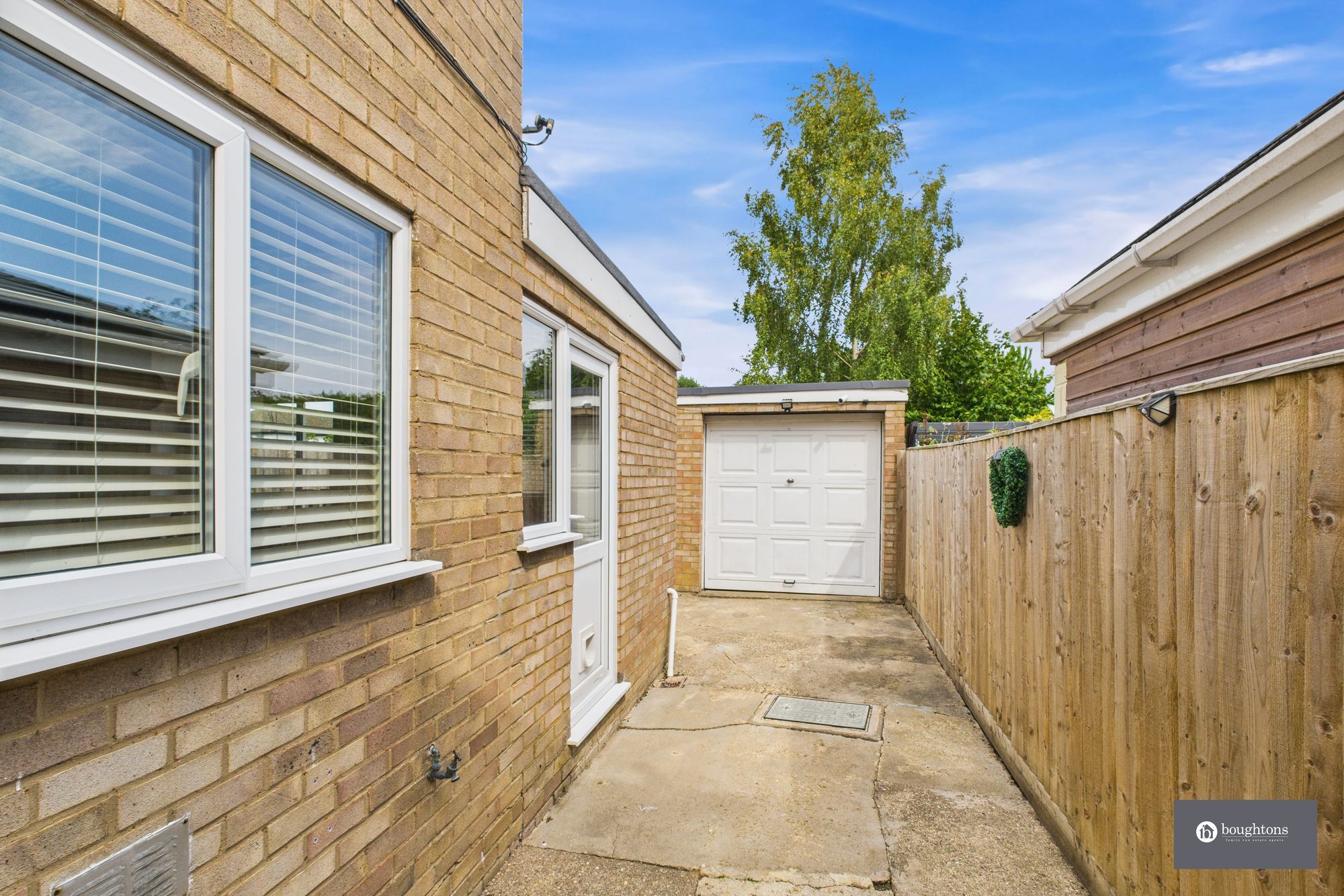 3 bed semi-detached house for sale in Faugere Close, Brackley, NN13  - Property Image 34