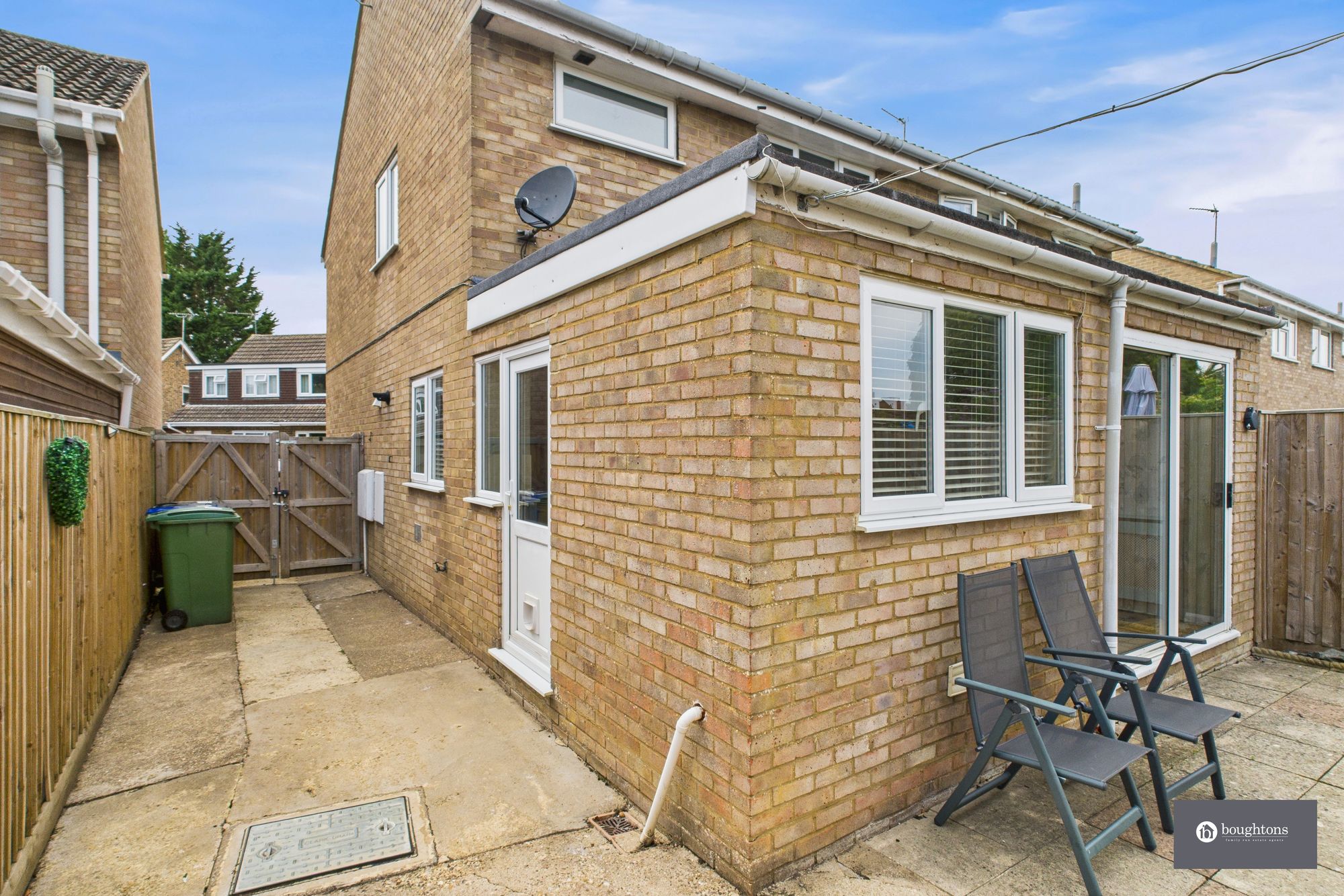 3 bed semi-detached house for sale in Faugere Close, Brackley, NN13  - Property Image 32