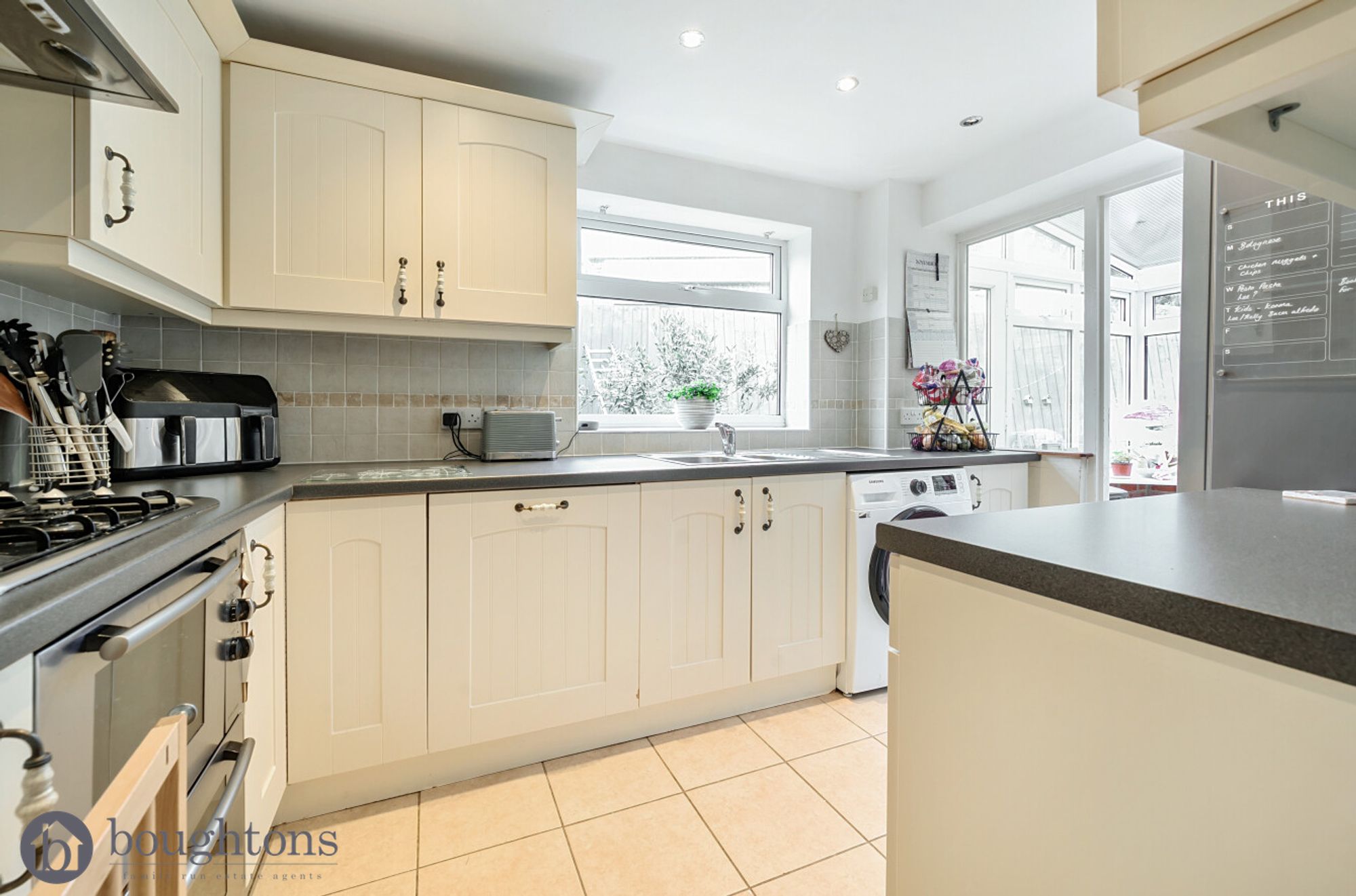 3 bed semi-detached house for sale in Valley Road, Brackley  - Property Image 5