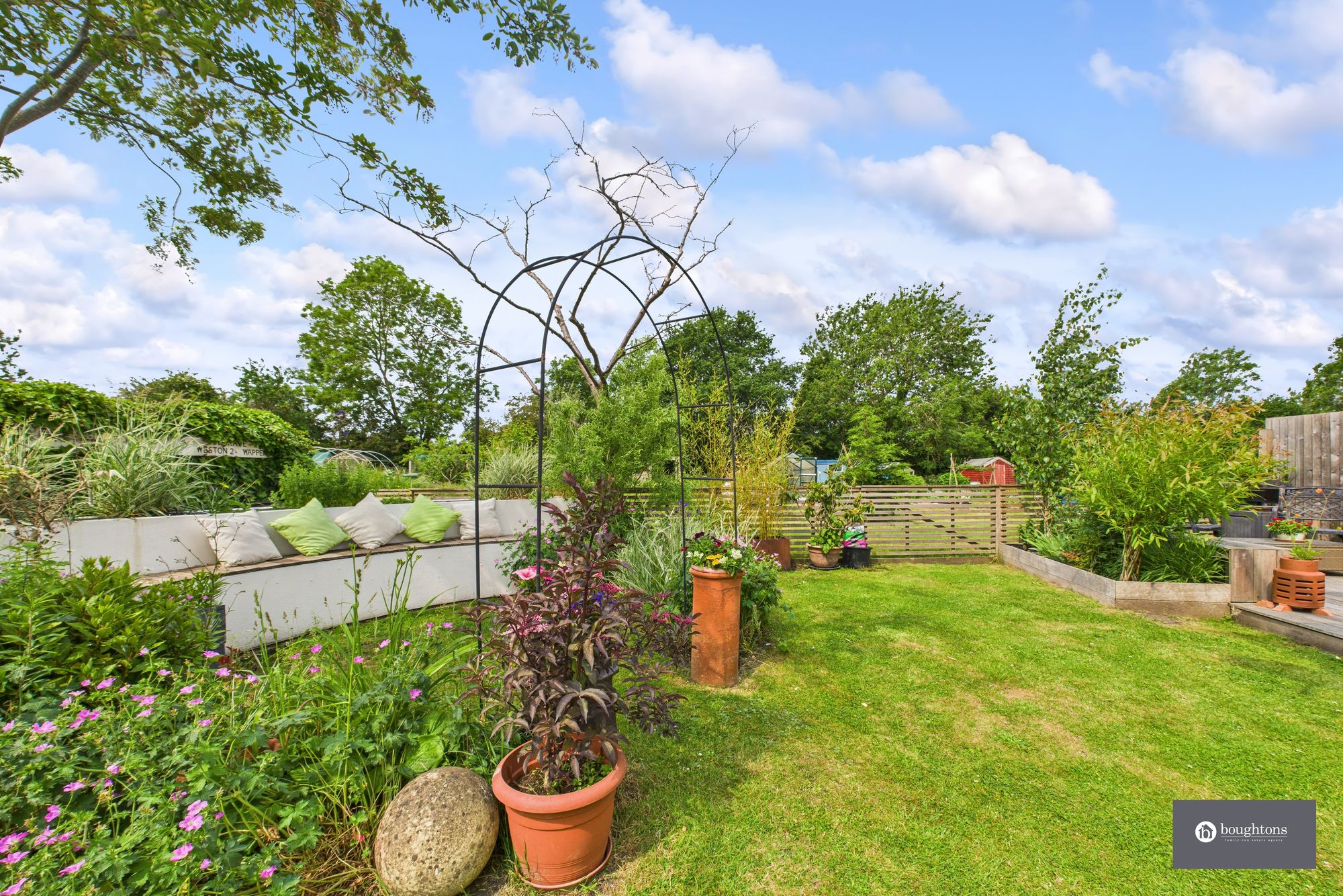 3 bed end of terrace house for sale in The Green, Brackley  - Property Image 3