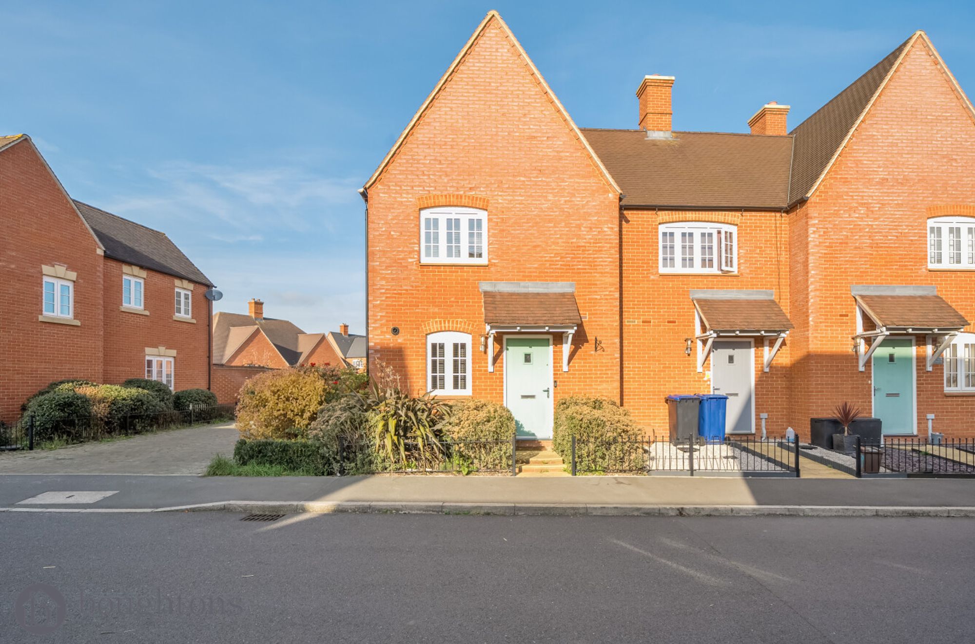 3 bed end of terrace house for sale in Orion Drive, Brackley  - Property Image 1