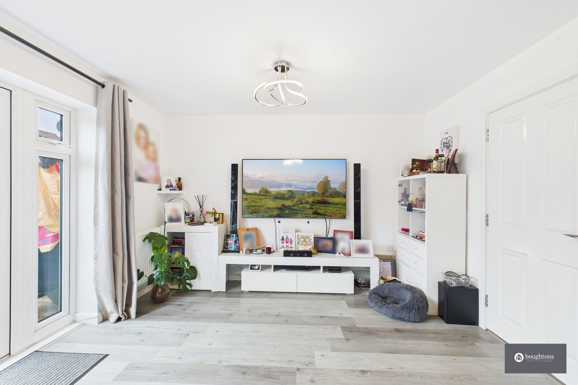 4 bed mid-terraced house for sale in Foxhills Way, Brackley  - Property Image 9