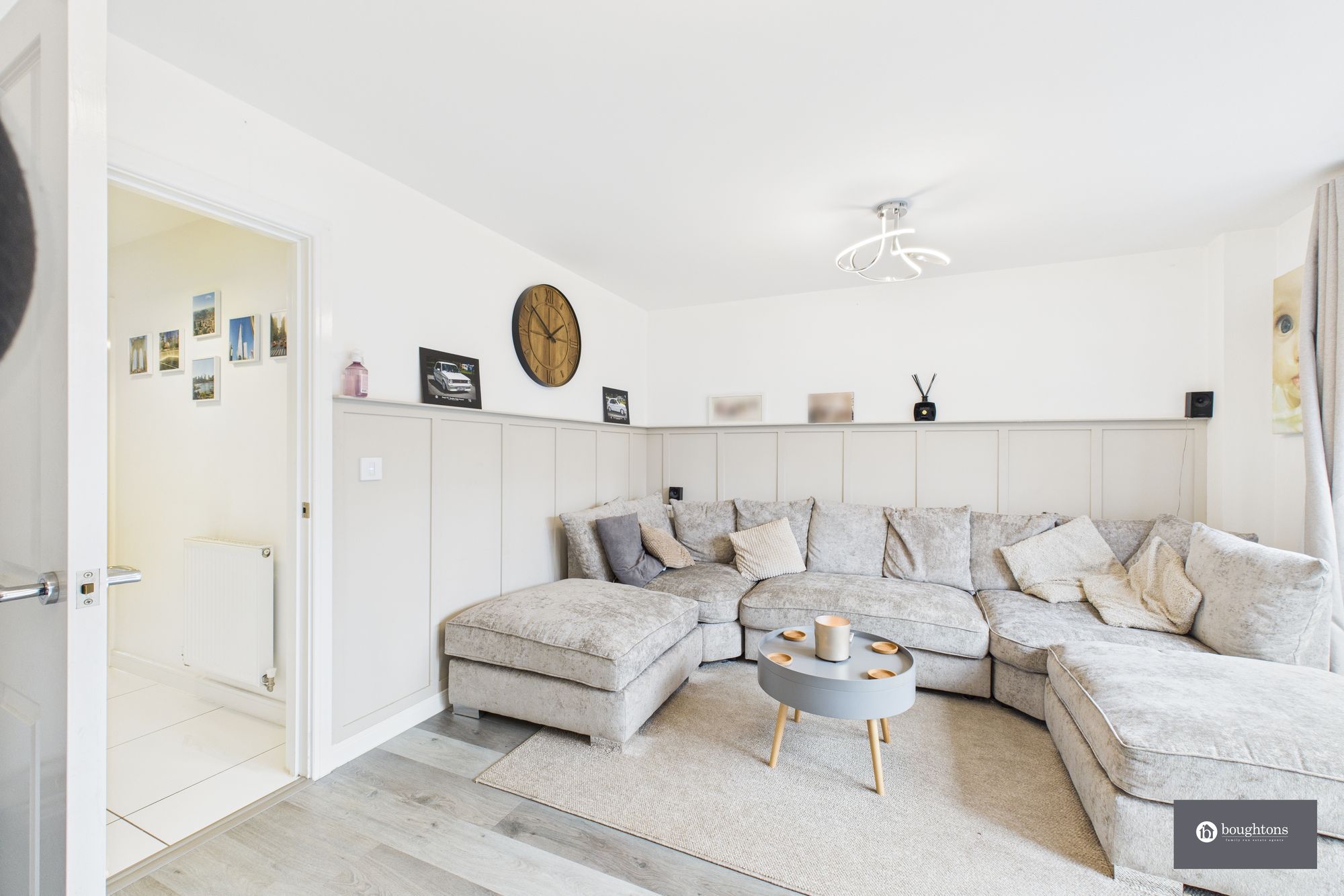 4 bed mid-terraced house for sale in Foxhills Way, Brackley 7