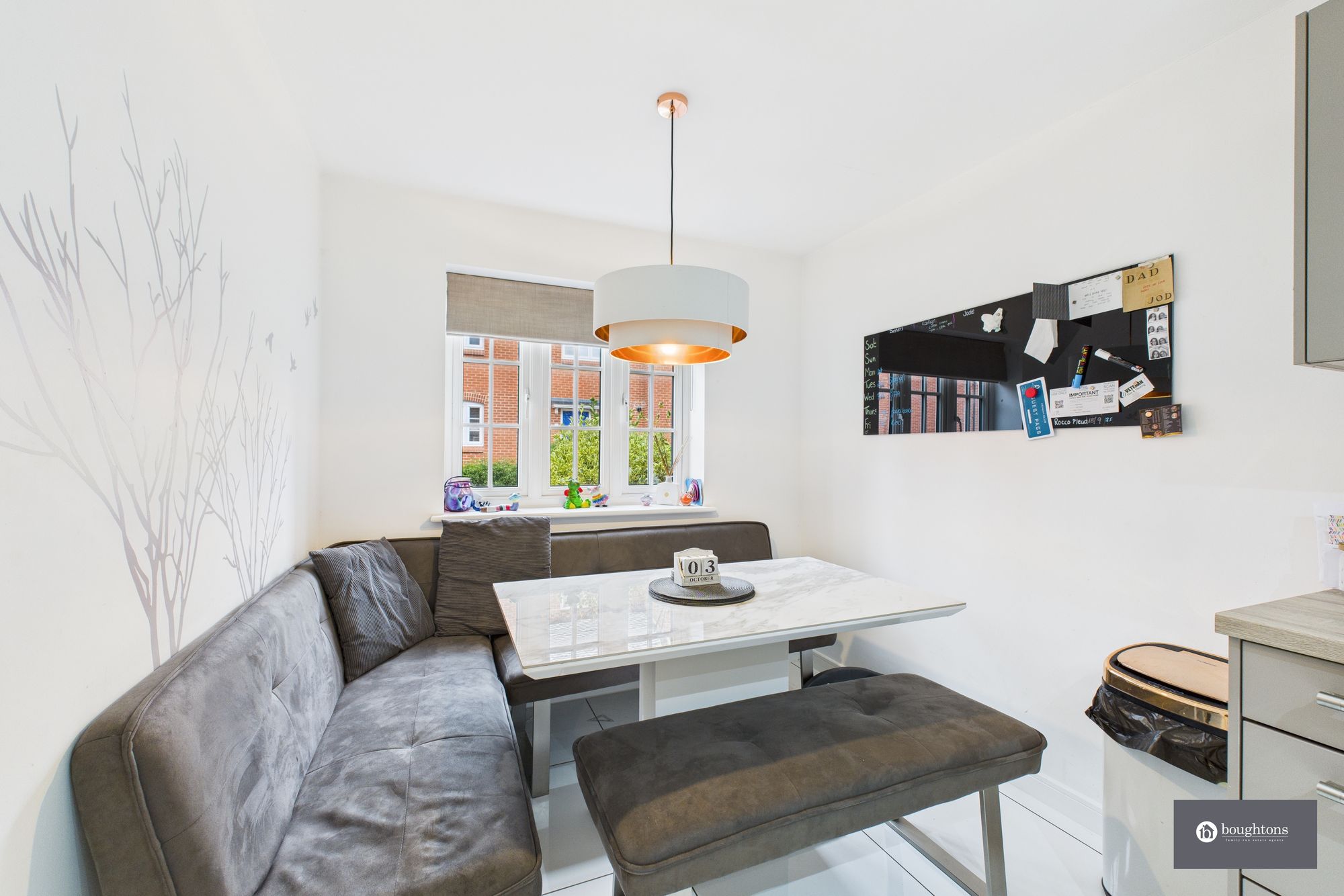 4 bed mid-terraced house for sale in Foxhills Way, Brackley 3