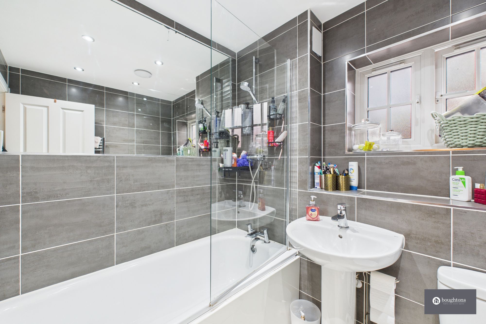 4 bed mid-terraced house for sale in Foxhills Way, Brackley 19