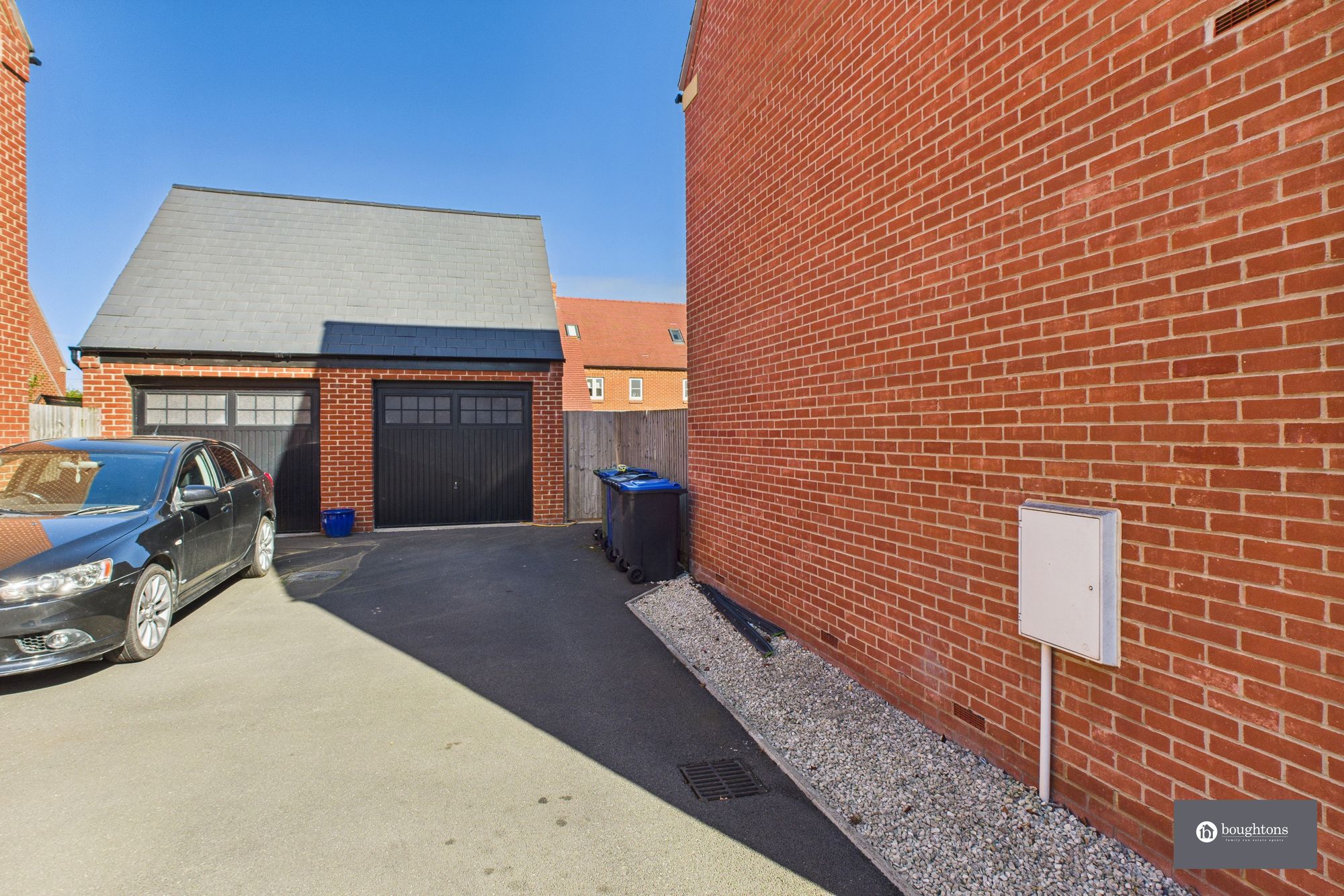 4 bed mid-terraced house for sale in Foxhills Way, Brackley 21