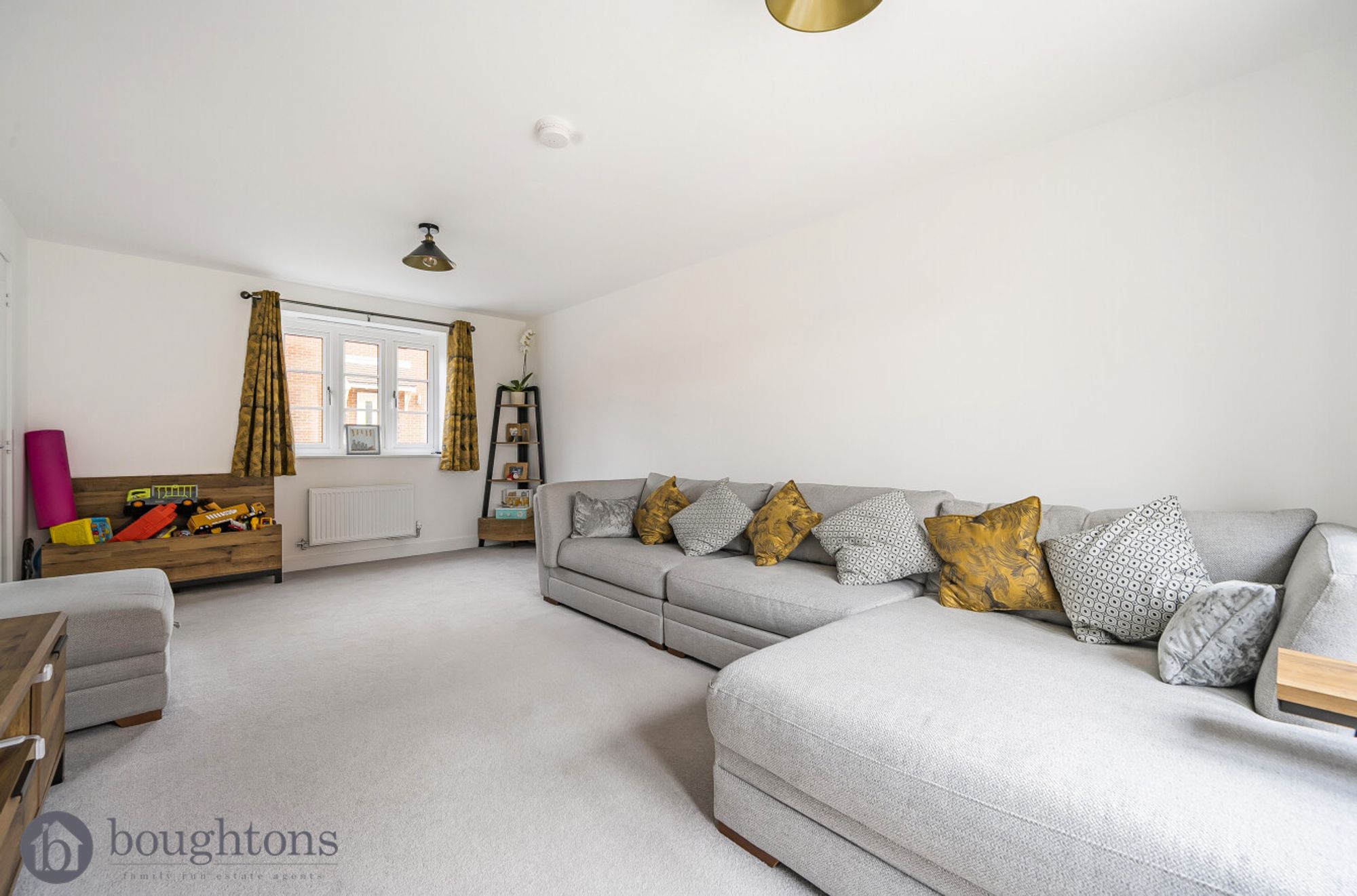 4 bed detached house for sale in Ganymede Lane, Brackley  - Property Image 8