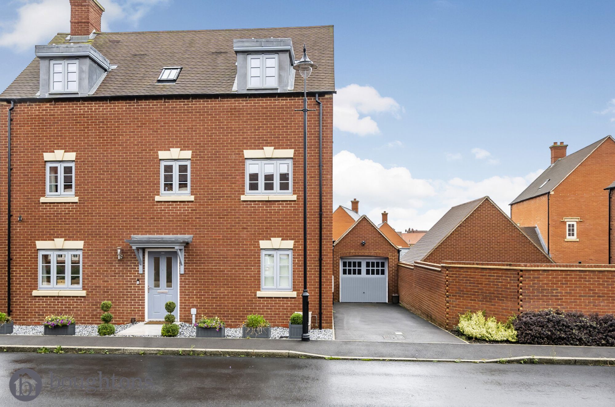 4 bed detached house for sale in Ganymede Lane, Brackley  - Property Image 1