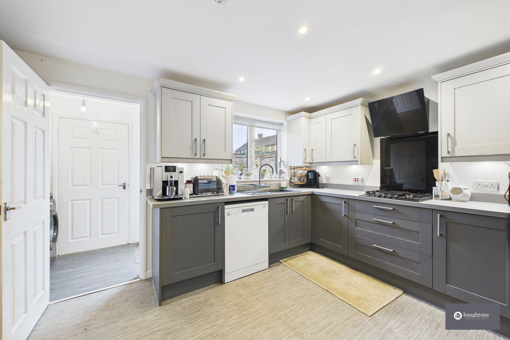 3 bed end of terrace house for sale in Waynflete Close, Brackley 5