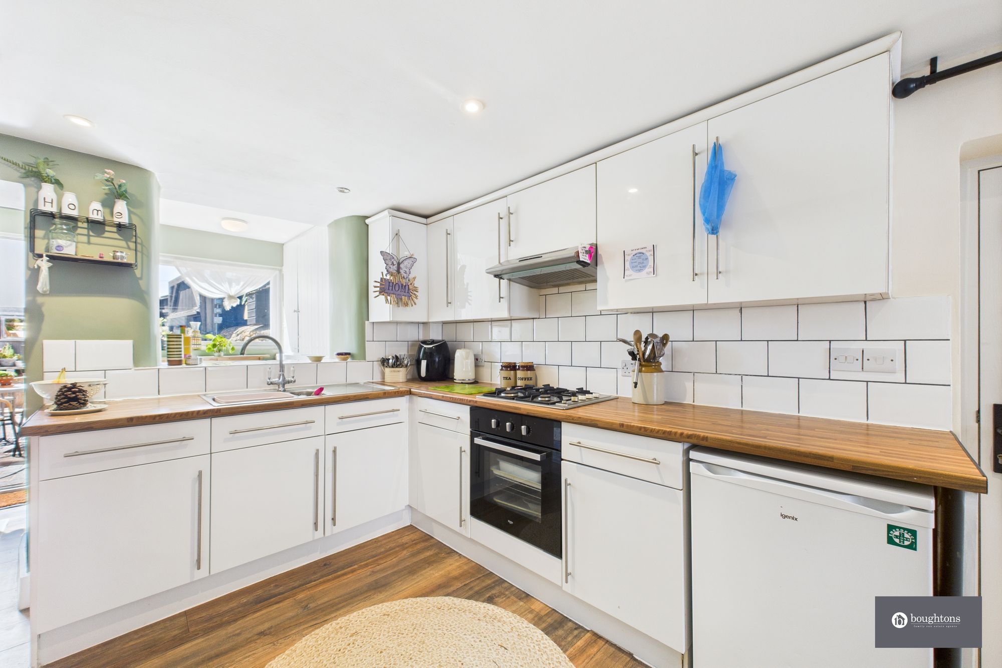 2 bed semi-detached house for sale in Manor Road, Brackley 1