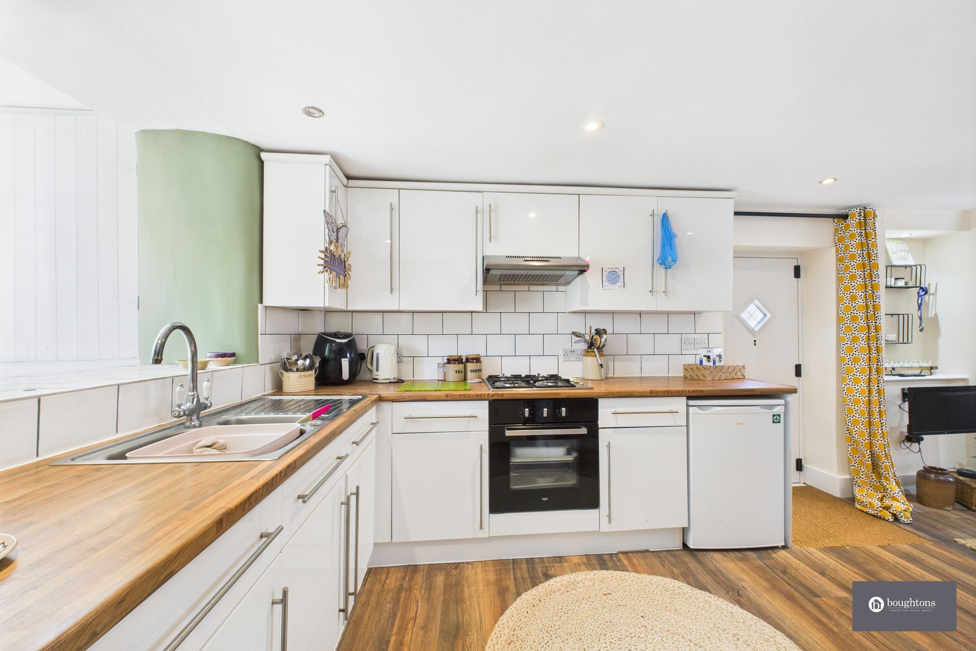 2 bed semi-detached house for sale in Manor Road, Brackley 7