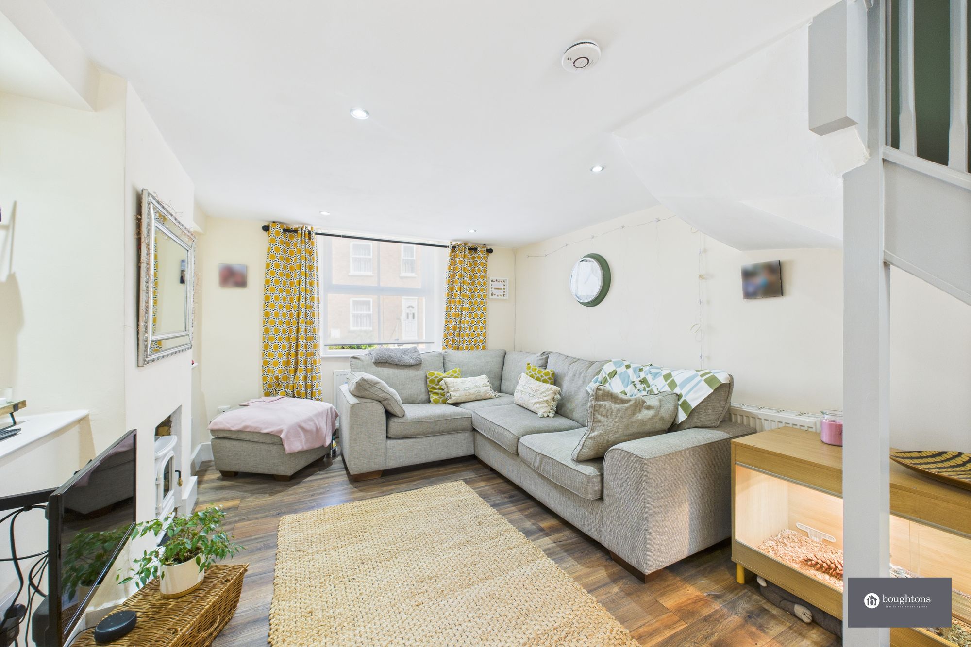 2 bed semi-detached house for sale in Manor Road, Brackley, NN13  - Property Image 3