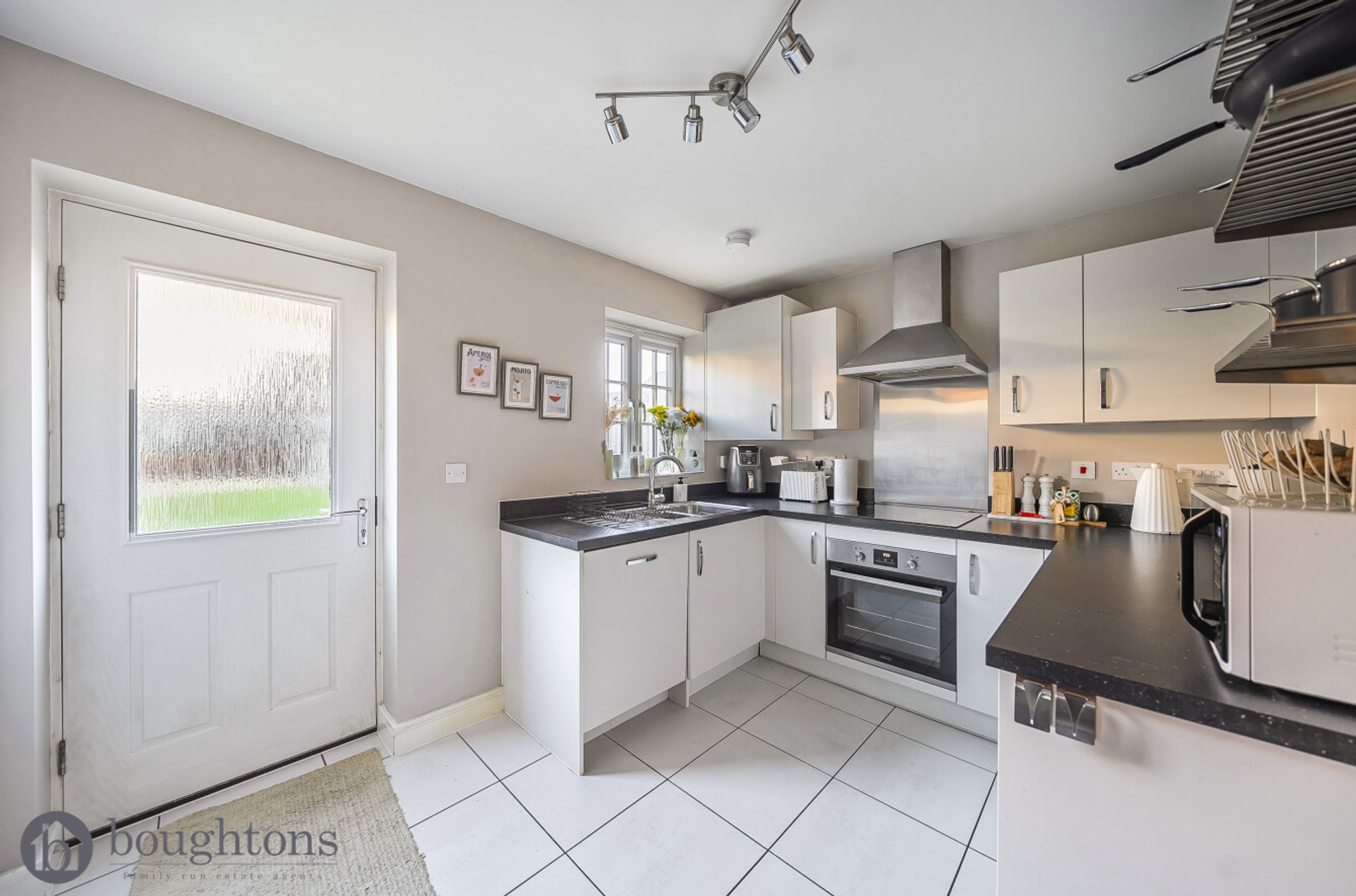 2 bed terraced house for sale in Lagonda Drive, Brackley  - Property Image 3