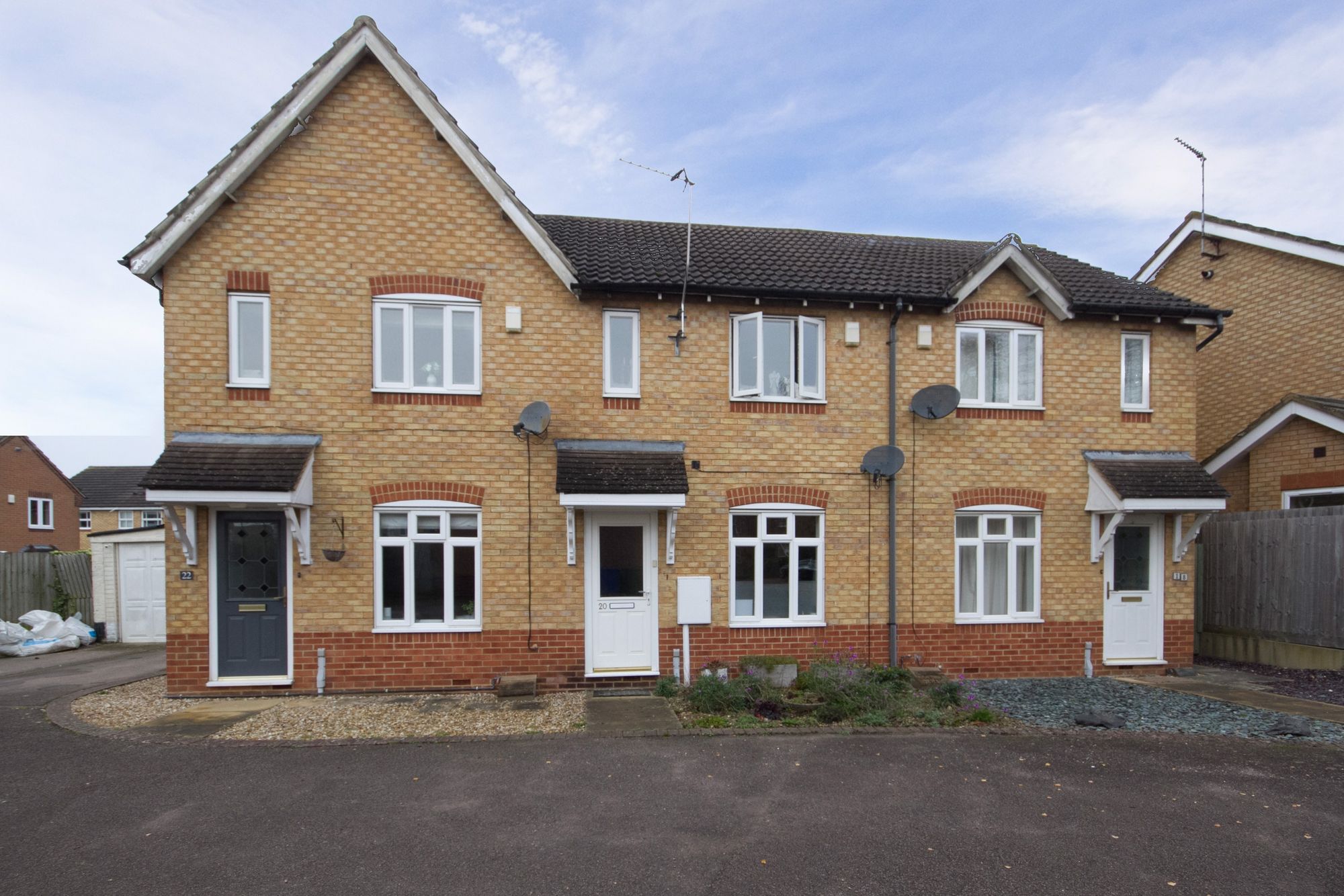 2 bed terraced house for sale in Swallow Close, Brackley  - Property Image 1