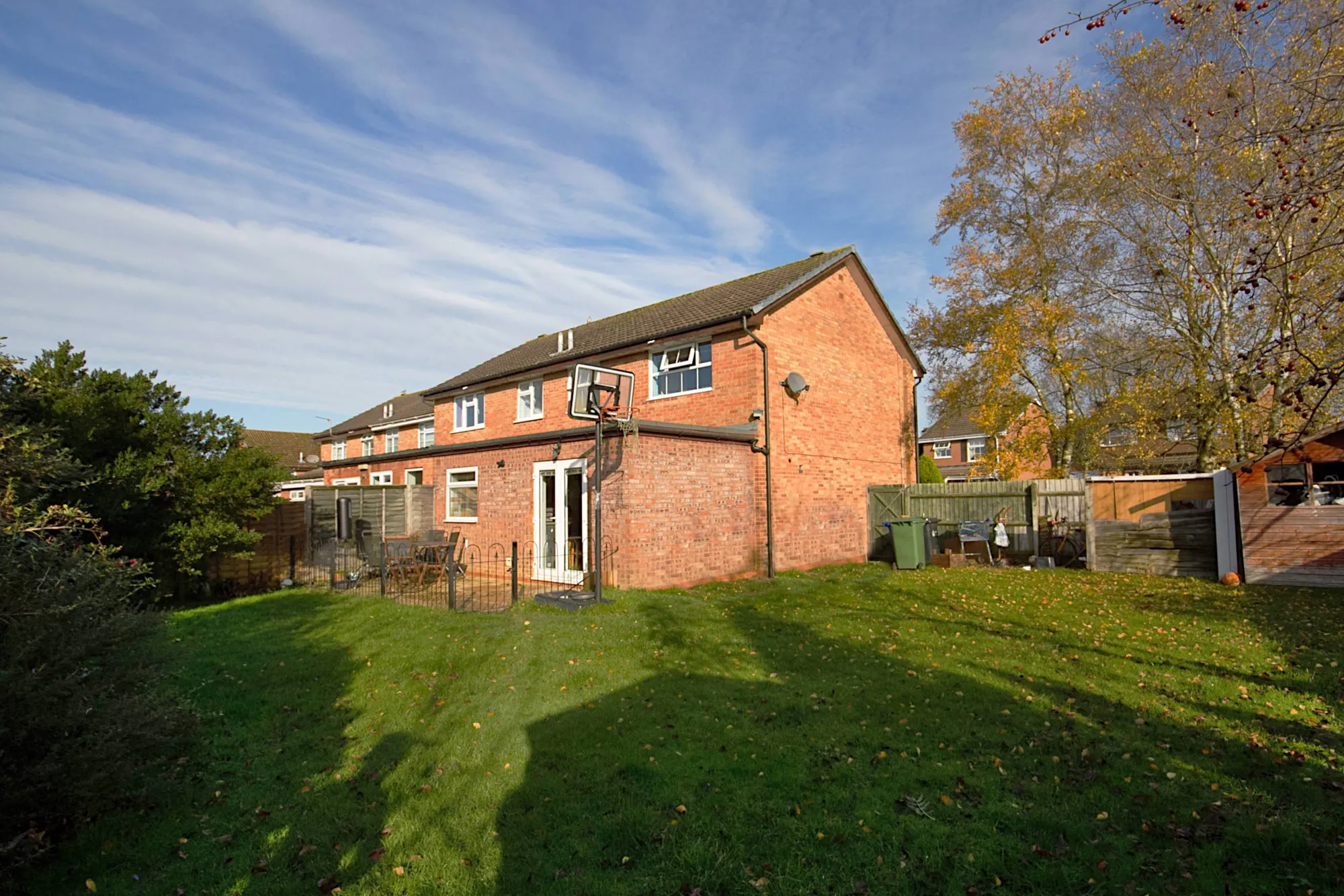 3 bed semi-detached house for sale in Wodhams Drive, Brackley  - Property Image 2