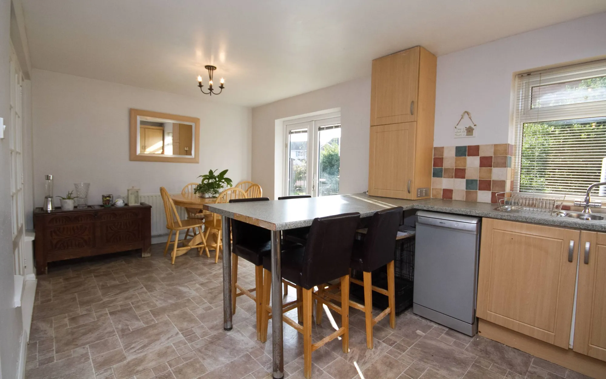 3 bed semi-detached house for sale in Wodhams Drive, Brackley  - Property Image 5