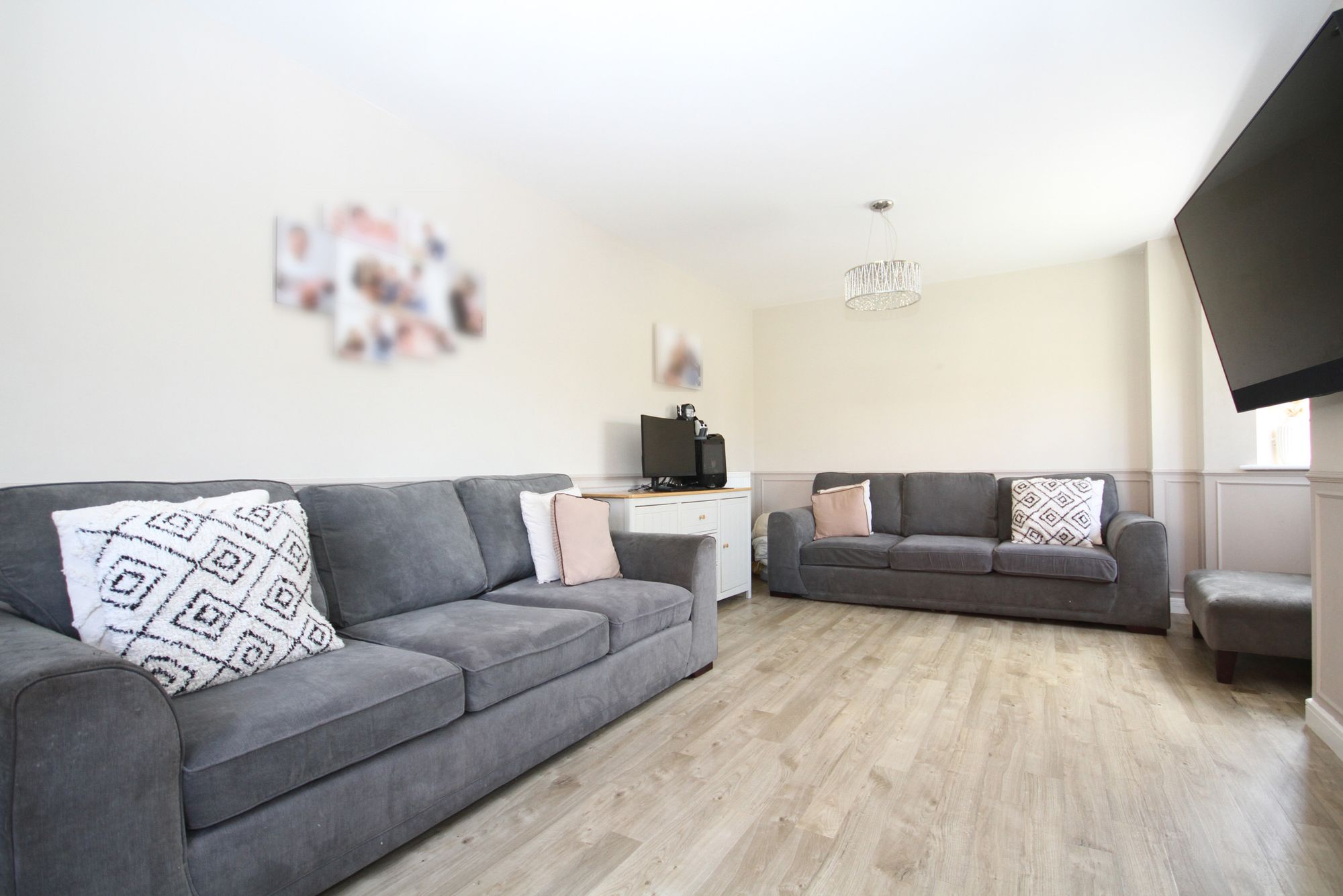 3 bed house for sale in Otter Close, Brackley  - Property Image 10