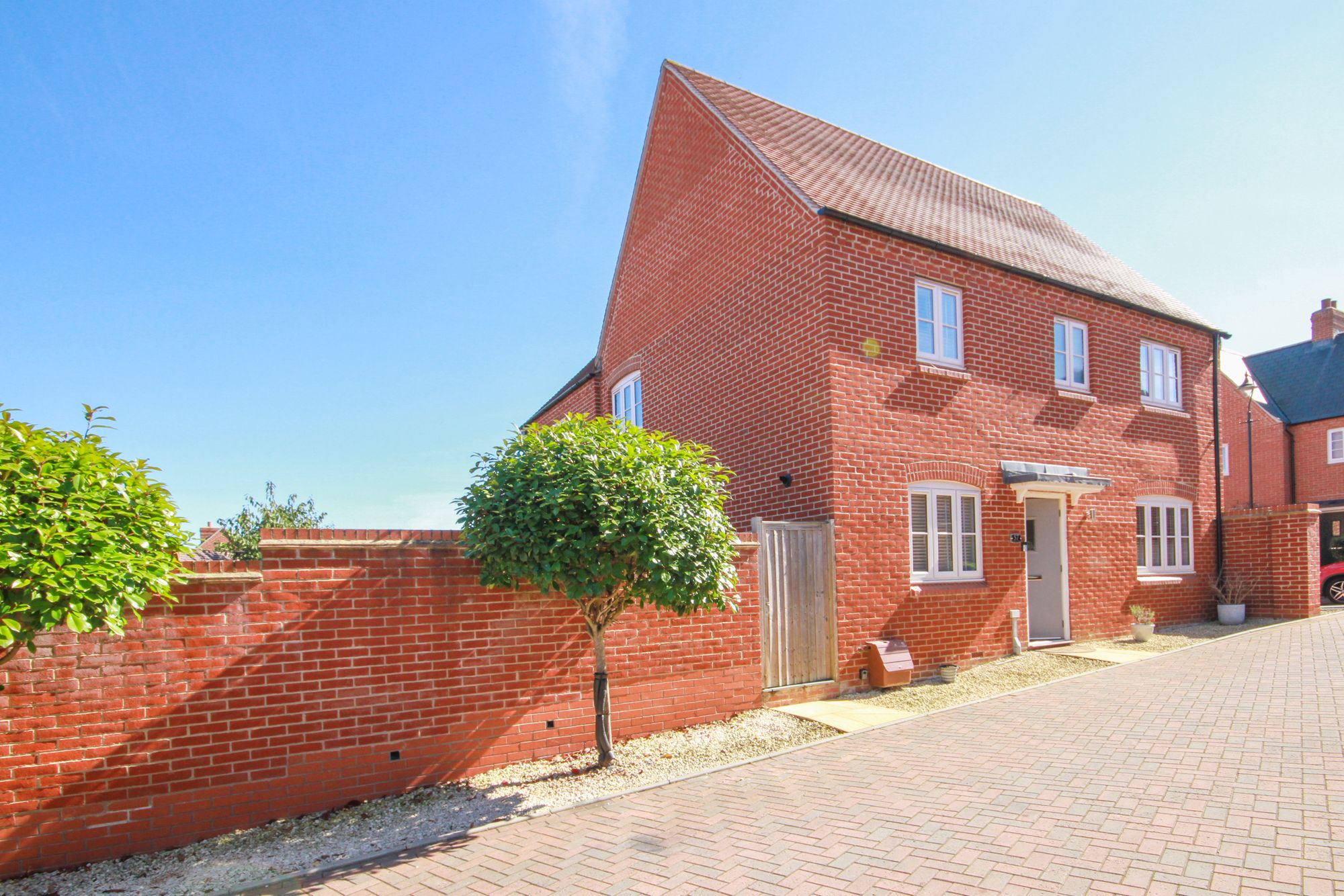 3 bed semi-detached house for sale in Foxhills Way, Brackley  - Property Image 23