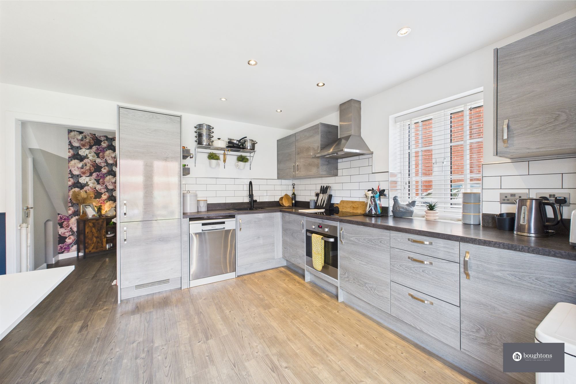 4 bed semi-detached house for sale in Foxhills Way, Brackley  - Property Image 2