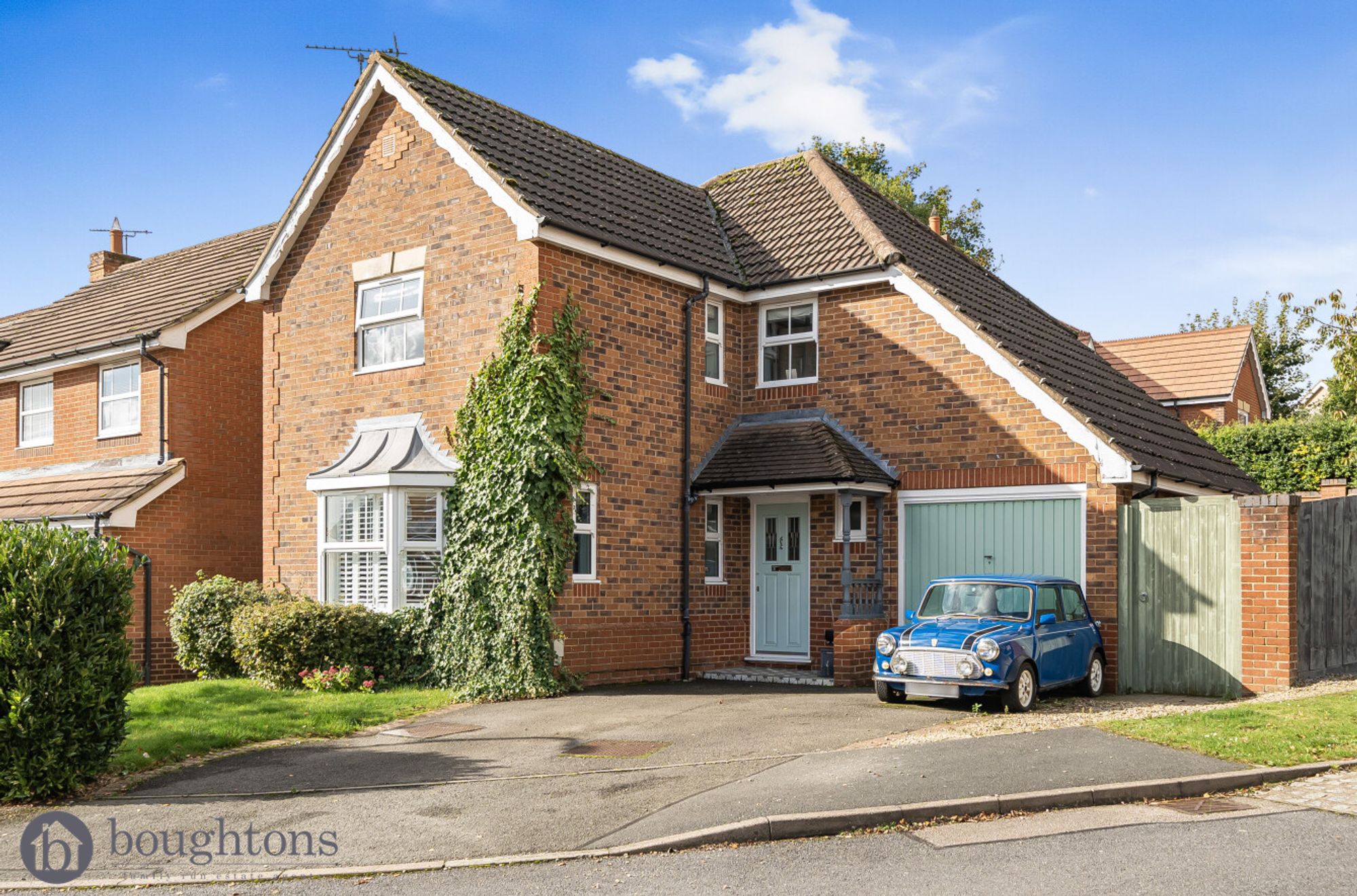 4 bed detached house for sale in Keble Road, Brackley  - Property Image 1