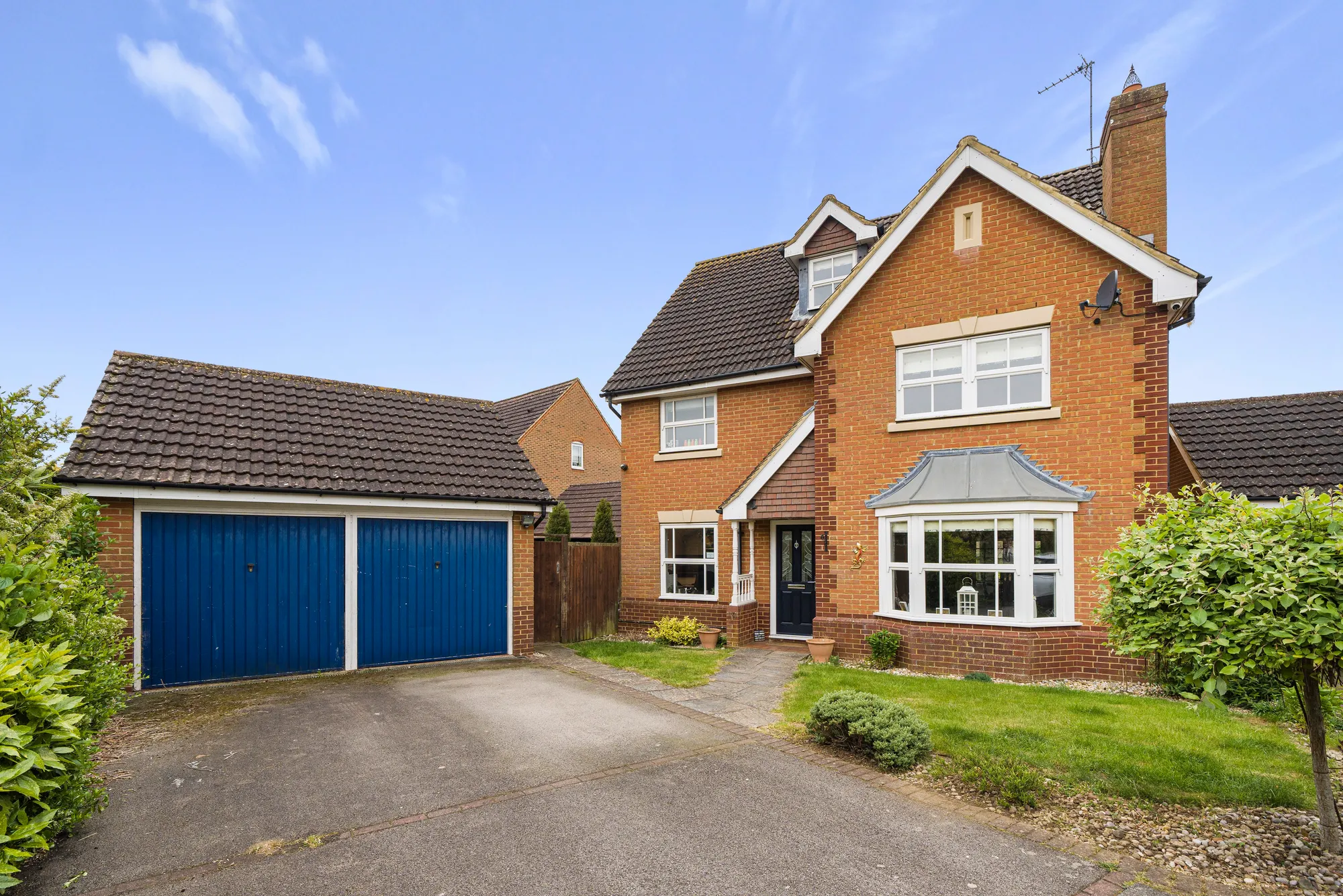 4 bed detached house for sale in Robin Ride, Brackley - Property Image 1