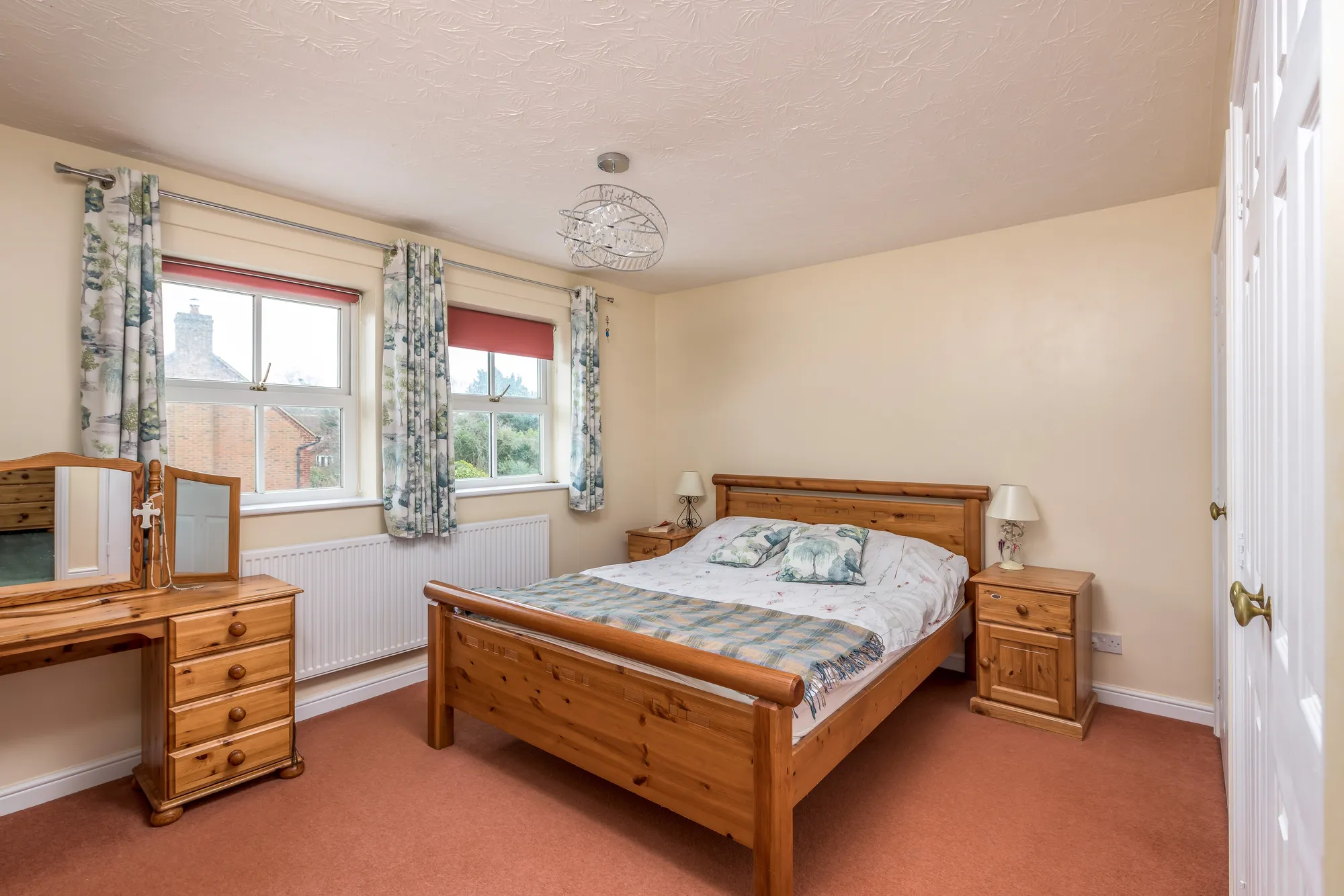 6 bed detached house for sale in Kestrel Crescent, Brackley  - Property Image 16
