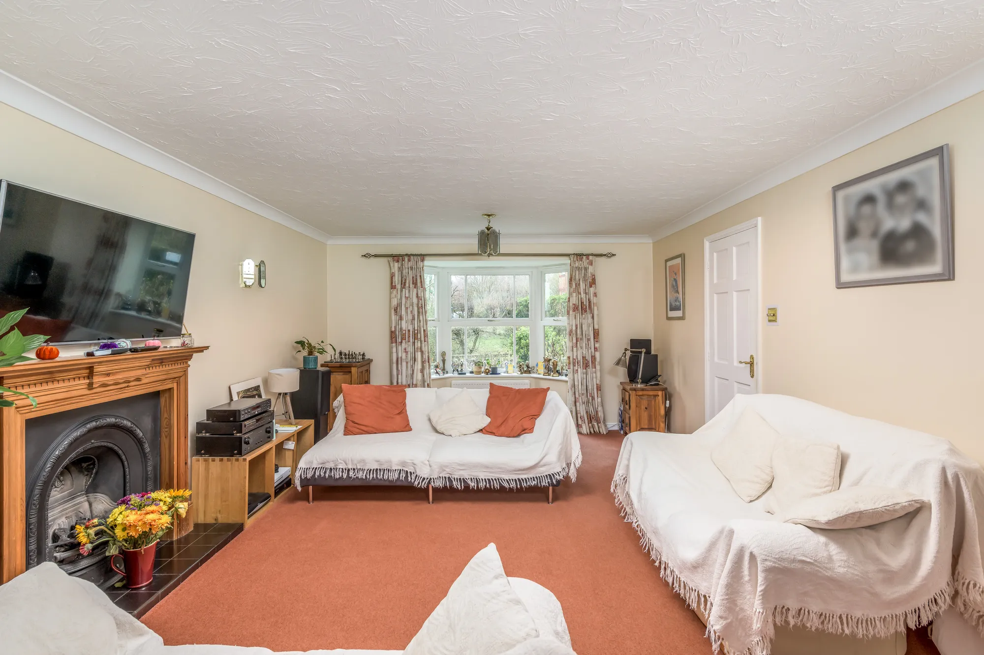 6 bed detached house for sale in Kestrel Crescent, Brackley  - Property Image 6