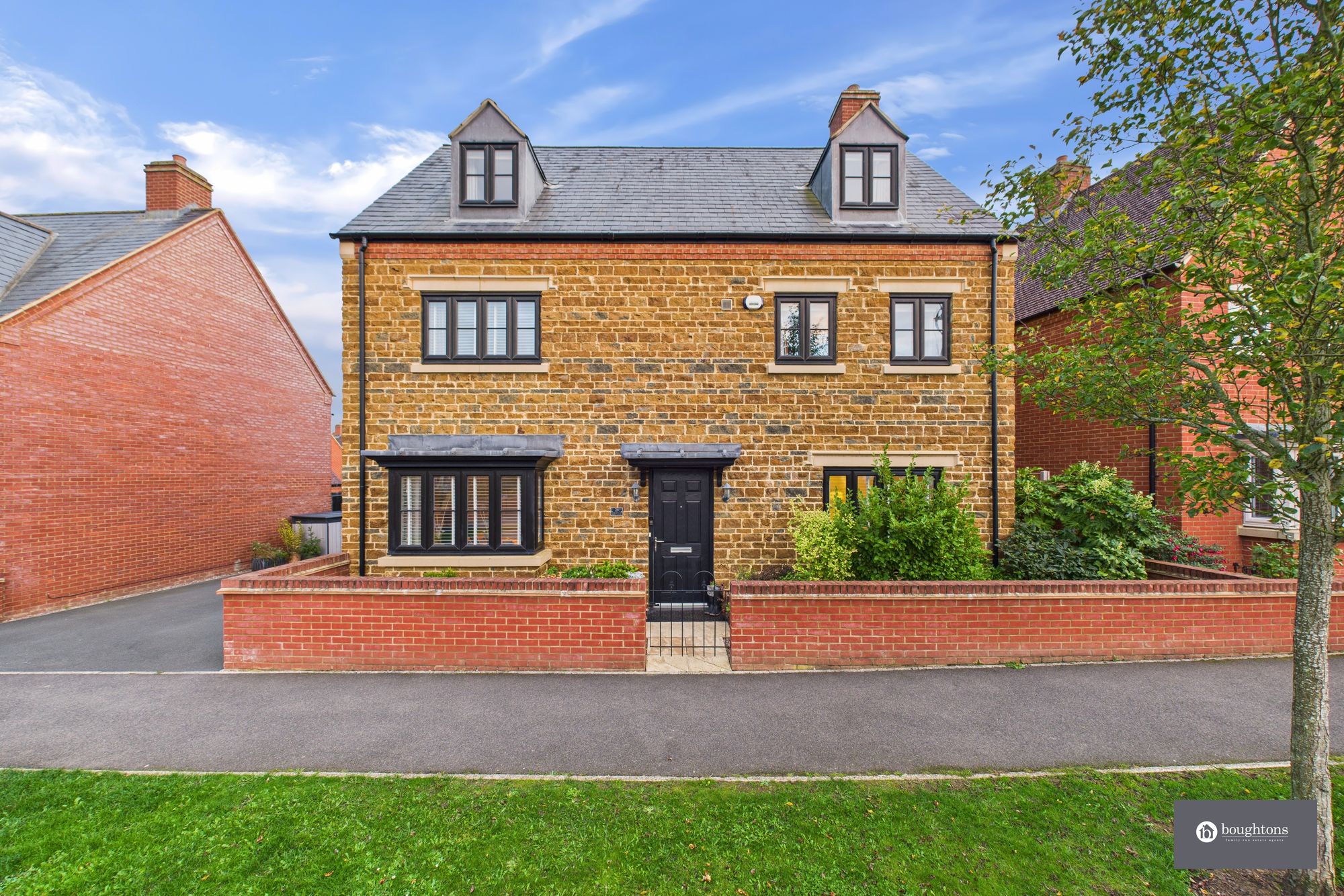 5 bed detached house for sale in Juno Crescent, Brackley  - Property Image 42