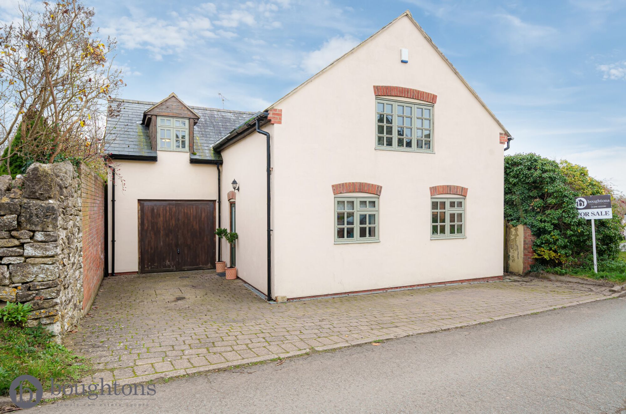 4 bed detached house for sale in Wappenham Road, Brackley  - Property Image 1