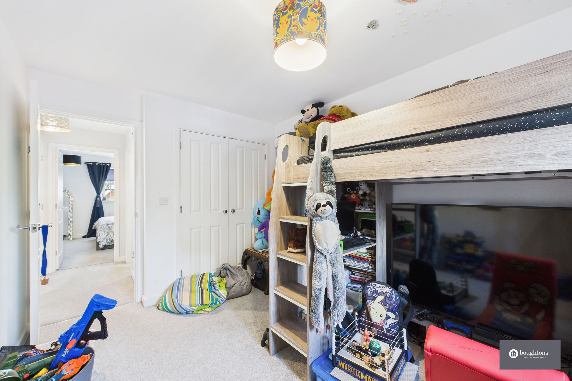 3 bed end of terrace house for sale in Field View, Brackley, NN13 16