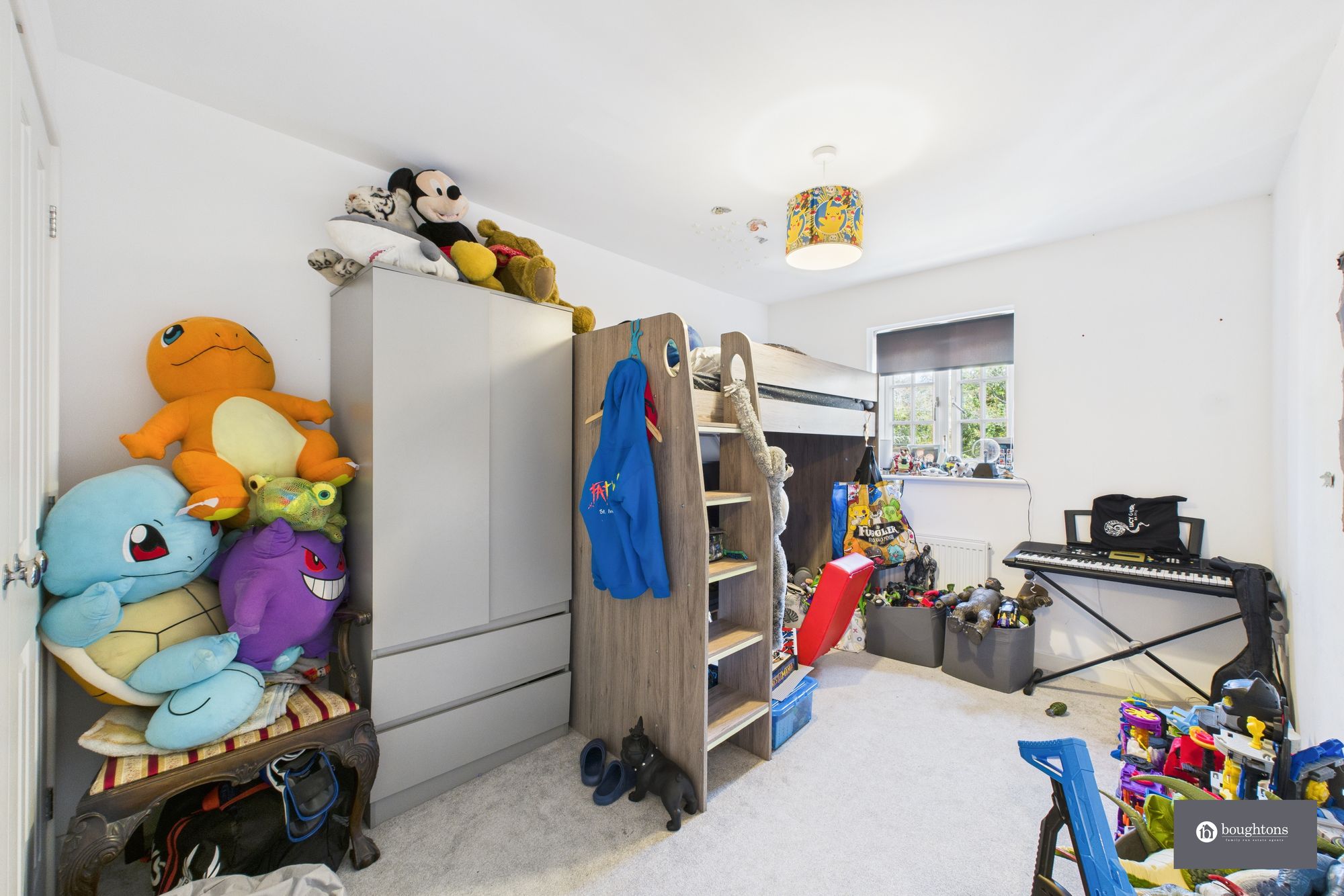 3 bed end of terrace house for sale in Field View, Brackley, NN13 17