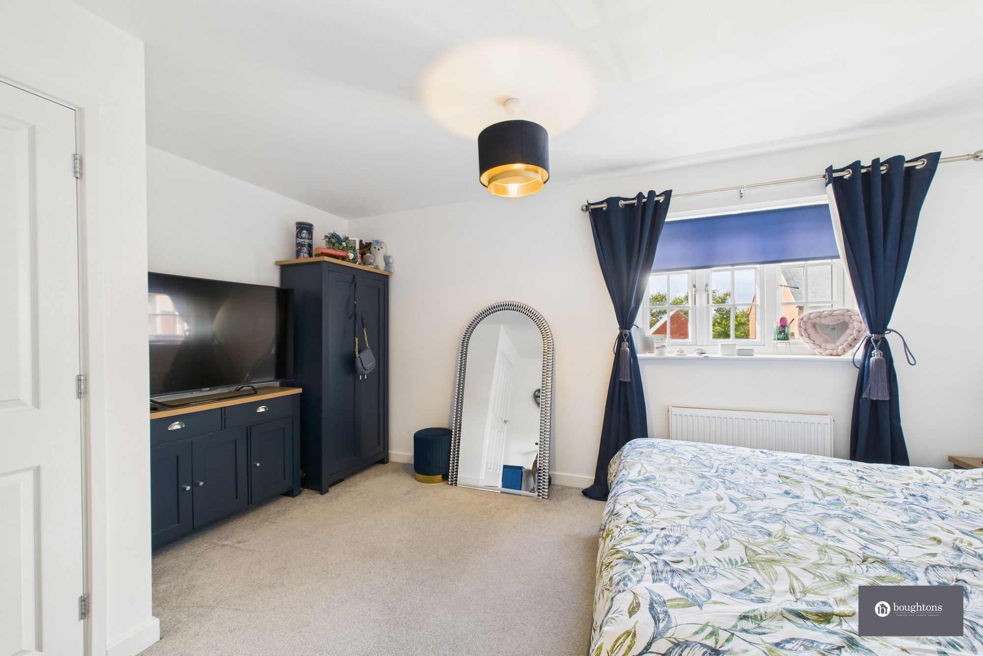 3 bed end of terrace house for sale in Field View, Brackley, NN13 13