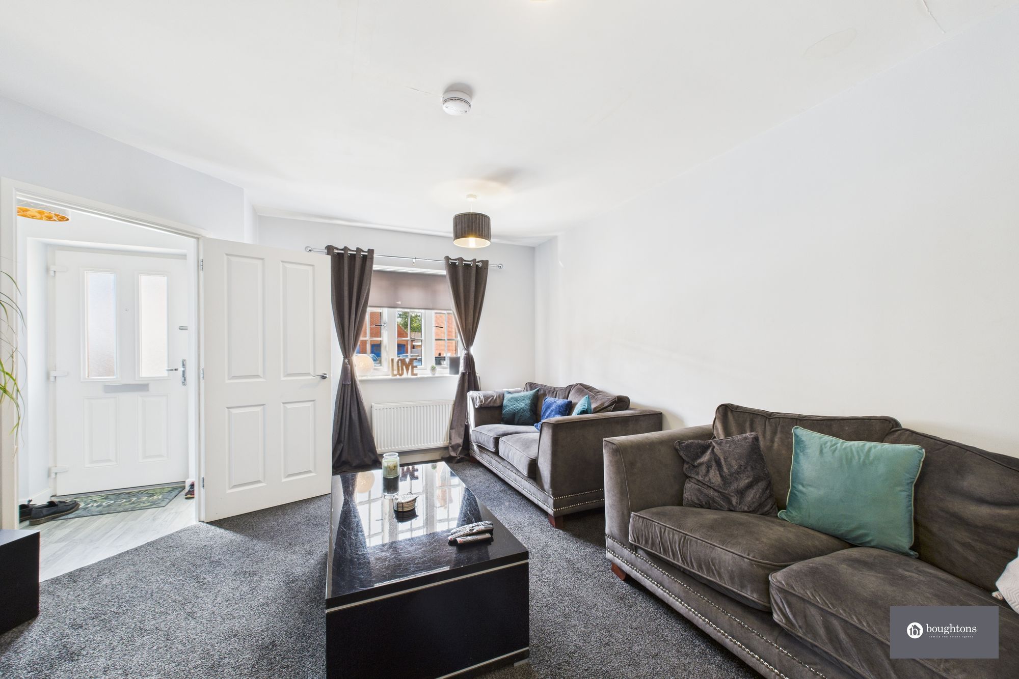 3 bed end of terrace house for sale in Field View, Brackley, NN13 3