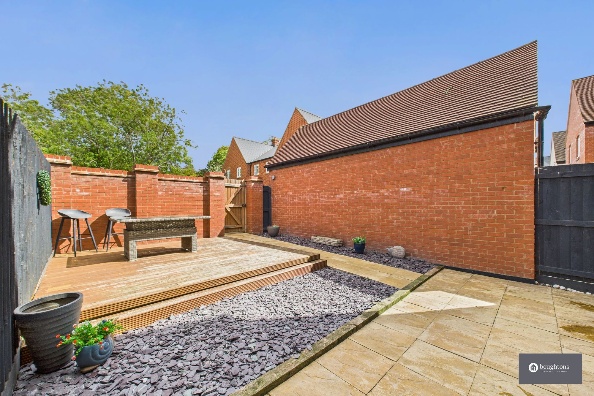 3 bed end of terrace house for sale in Field View, Brackley, NN13 20