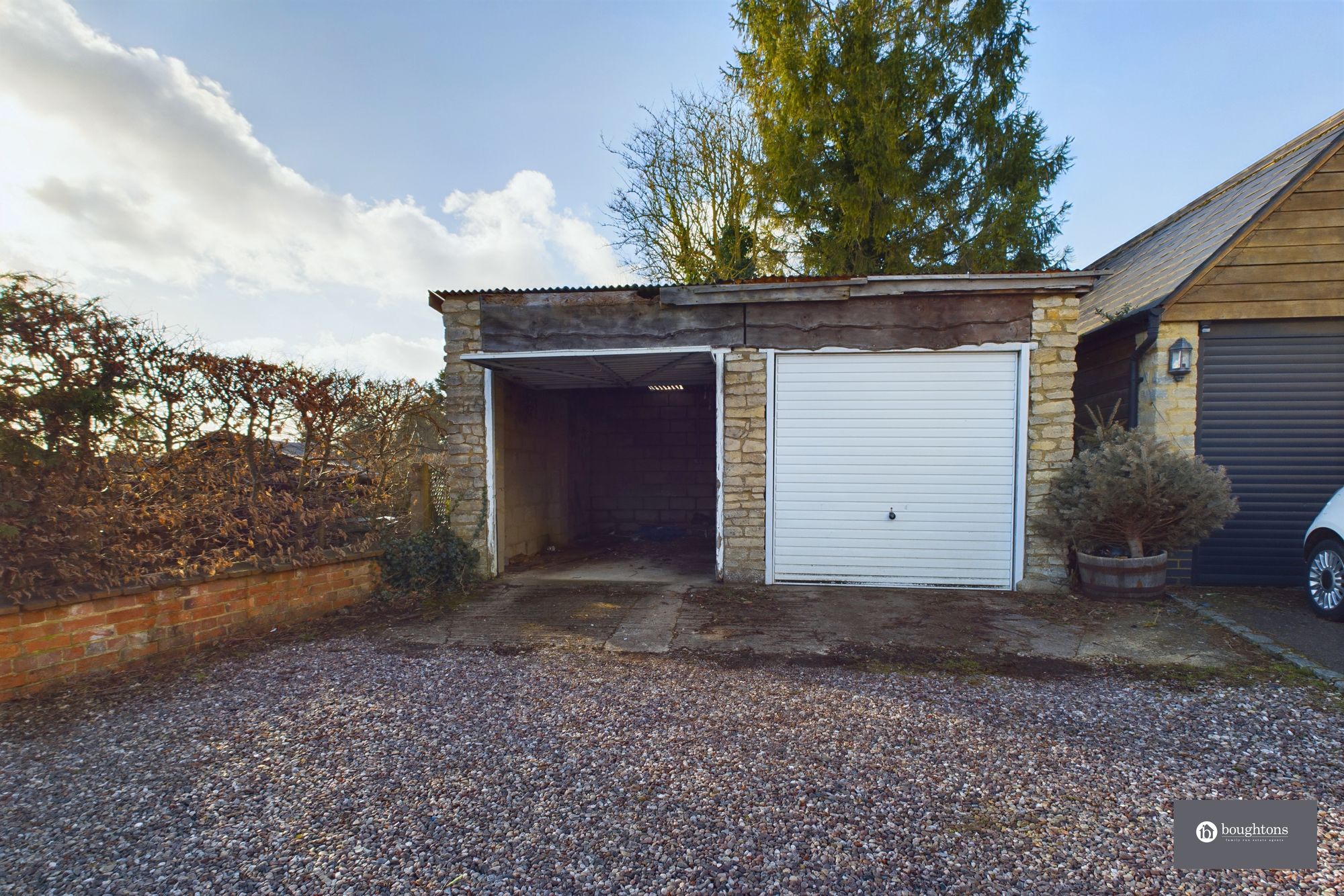 2 bed terraced cottage for sale in Wappenham Road, Brackley  - Property Image 2