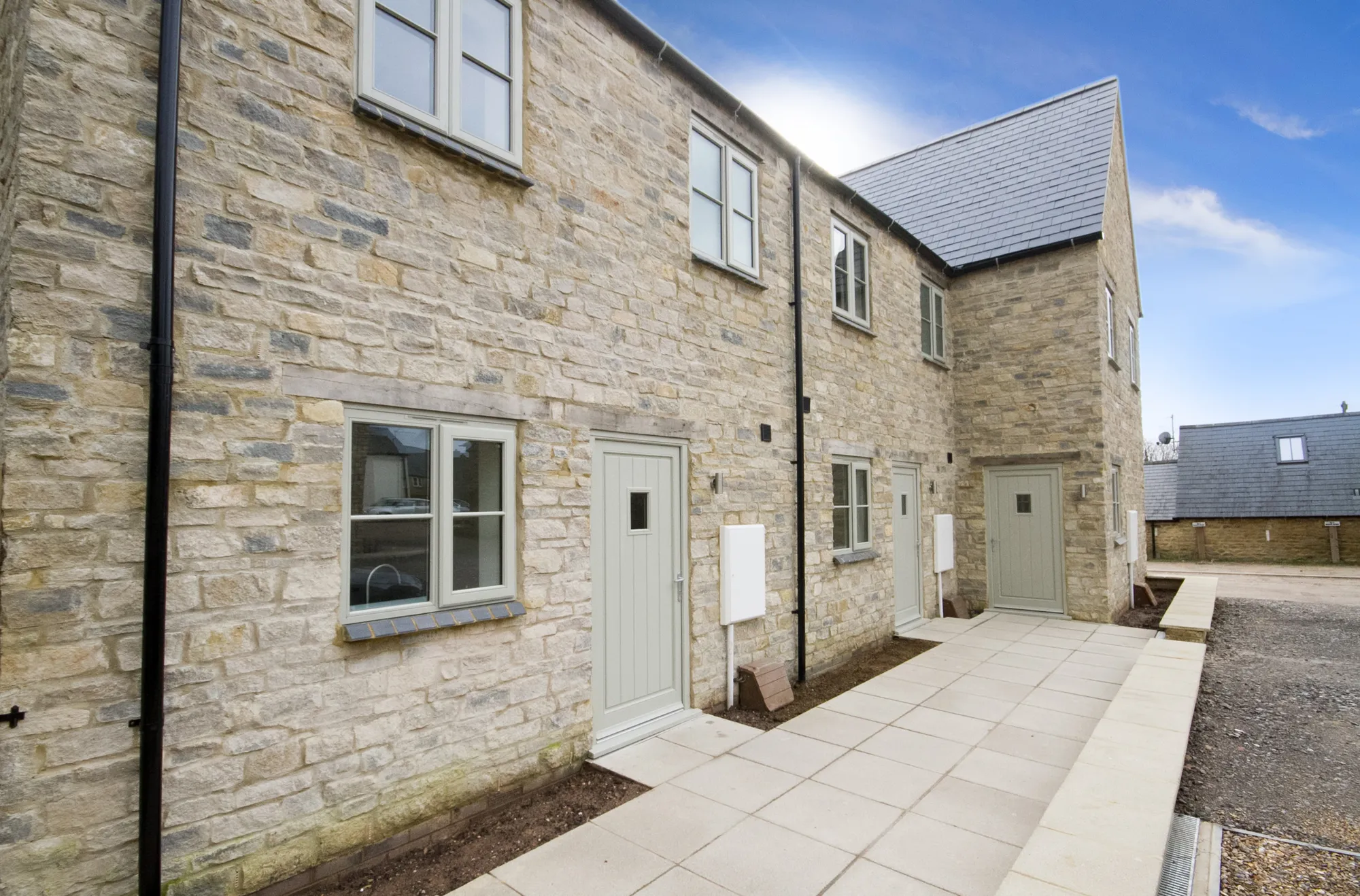 3 bed end of terrace house for sale in Manor Mews, Brackley  - Property Image 1