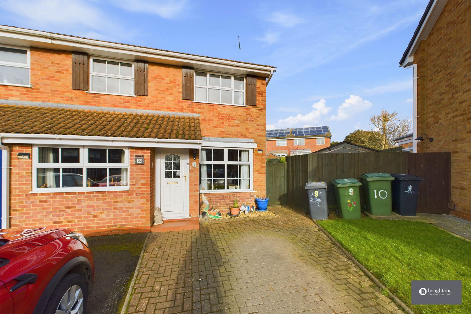 3 bed semi-detached house for sale in Holdgate Close, Brackley  - Property Image 1