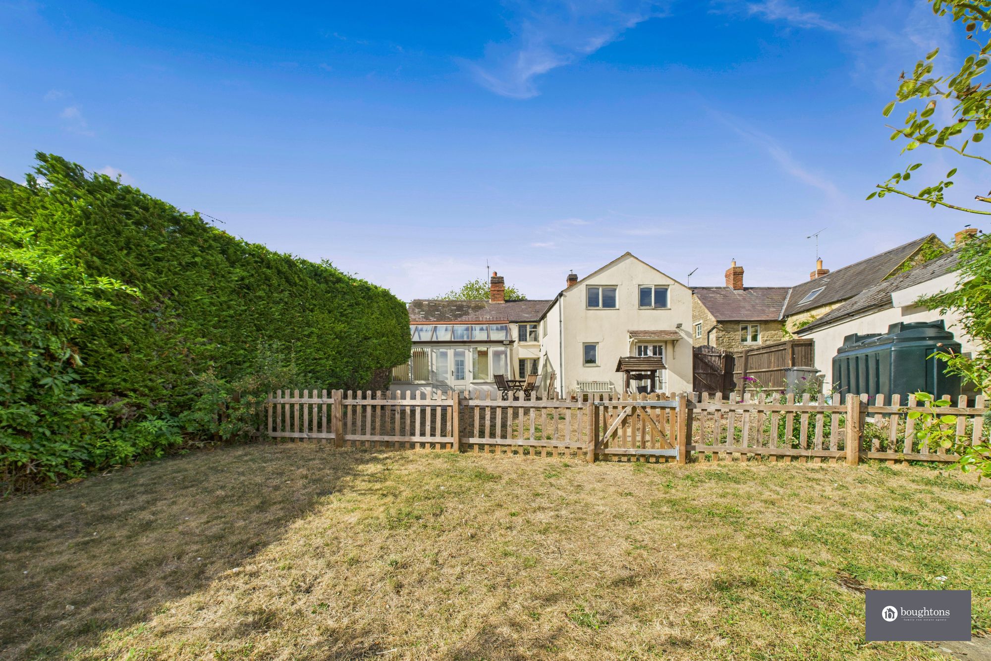 4 bed detached house for sale in Wappenham Road, Brackley 1